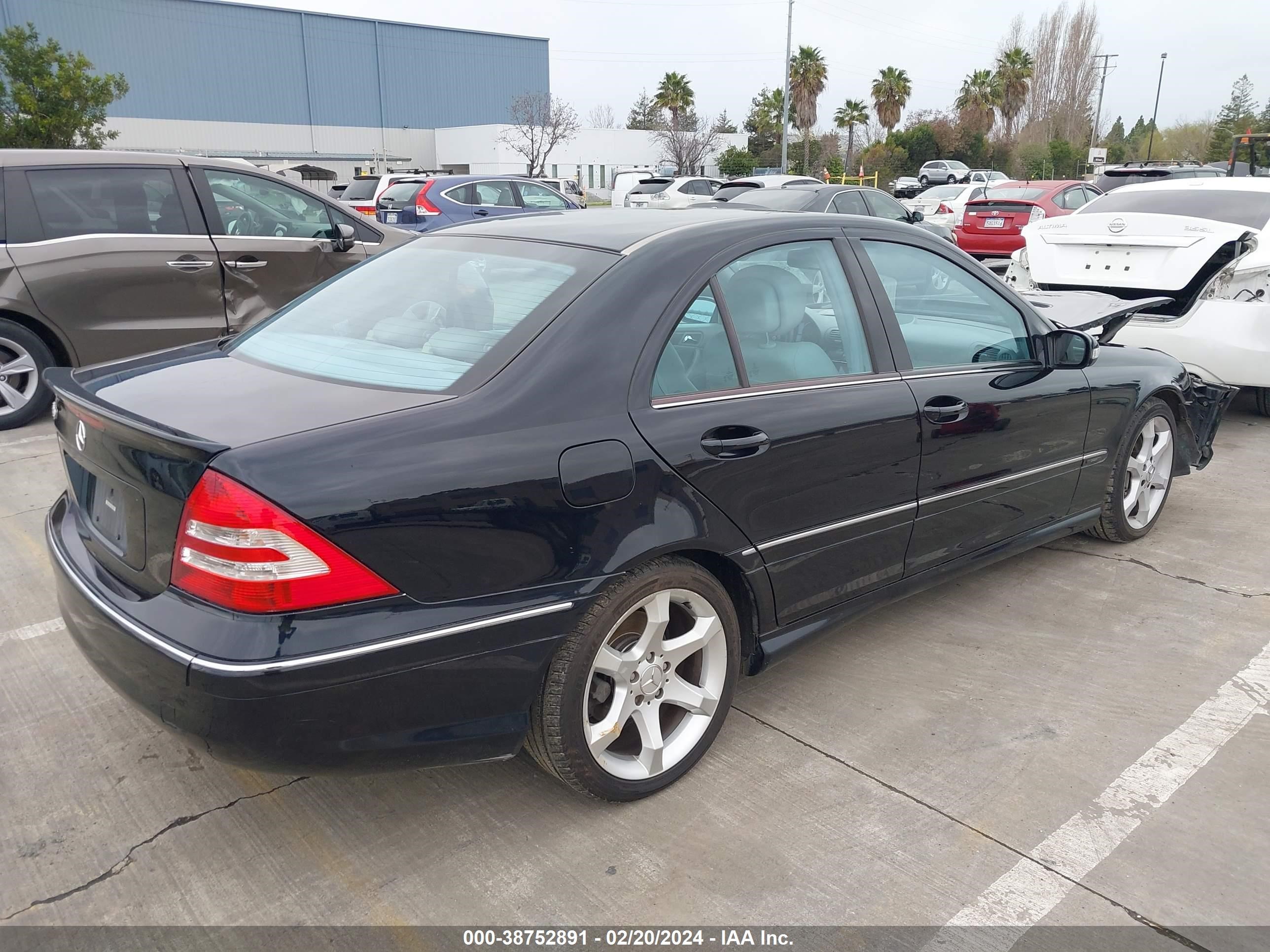 Photo 3 VIN: WDBRF52H37F925738 - MERCEDES-BENZ NULL 