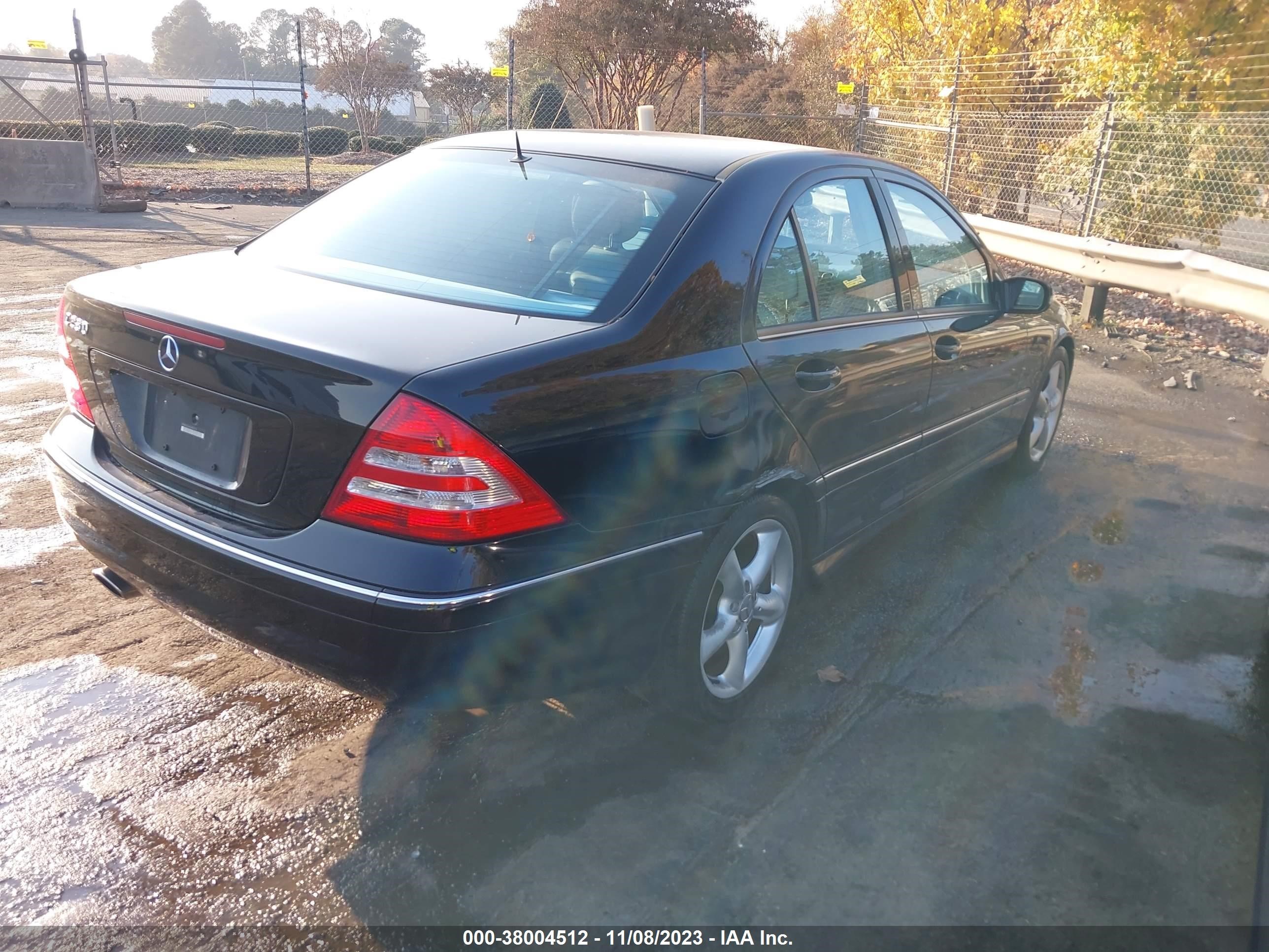 Photo 3 VIN: WDBRF52H46A883110 - MERCEDES-BENZ C-KLASSE 