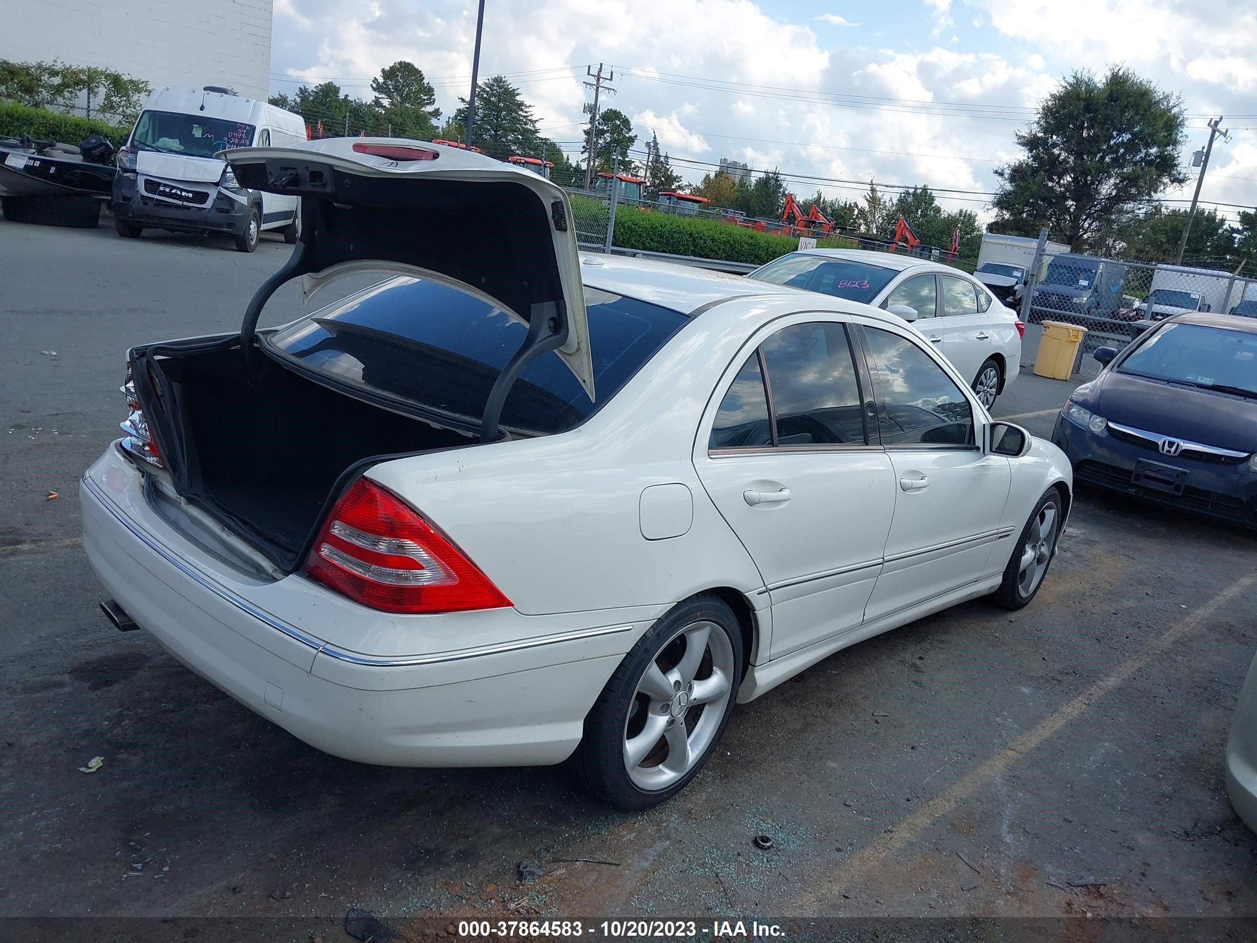 Photo 13 VIN: WDBRF52H46F765058 - MERCEDES-BENZ C-KLASSE 