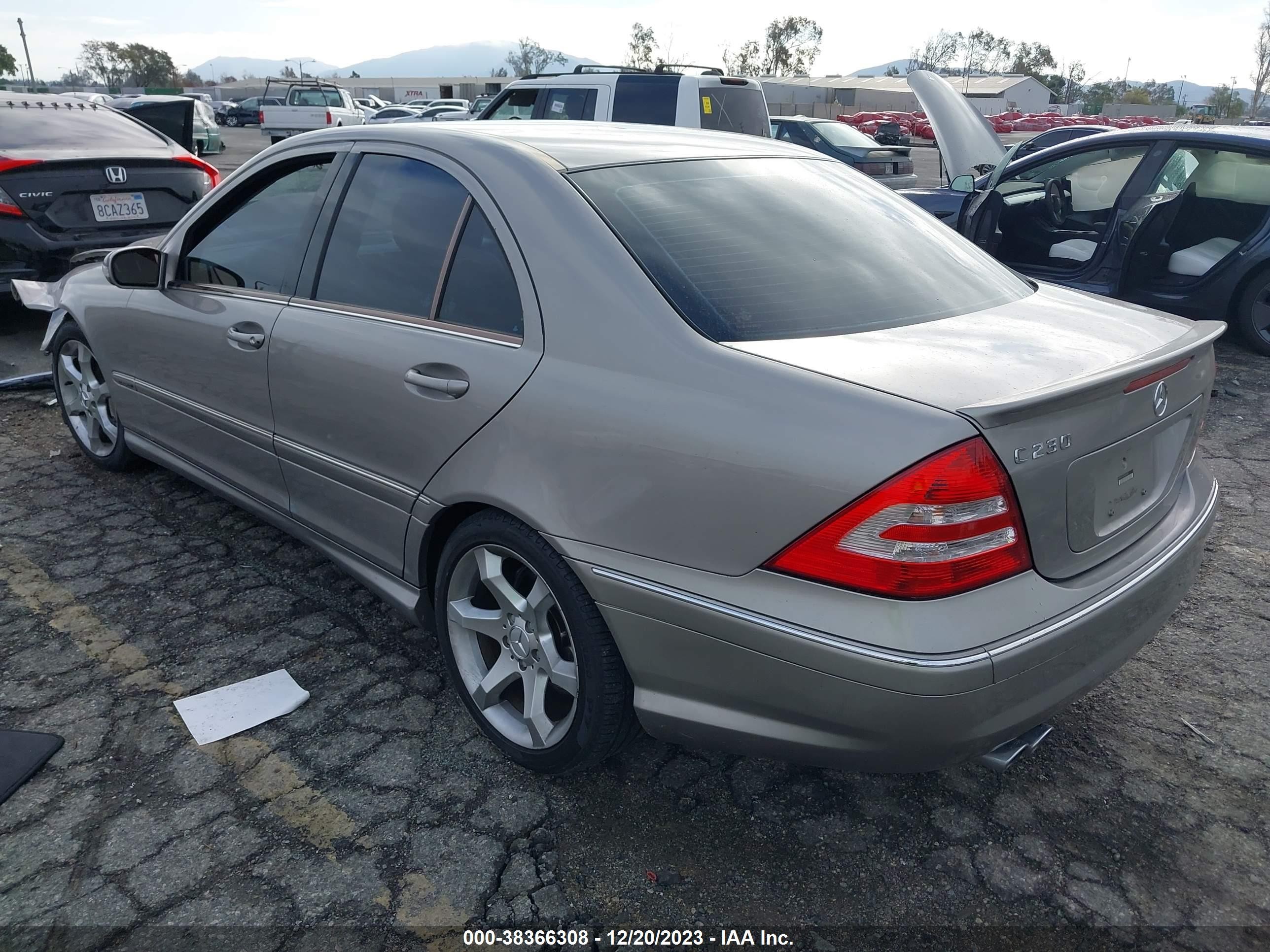 Photo 2 VIN: WDBRF52H67F840098 - MERCEDES-BENZ C-KLASSE 