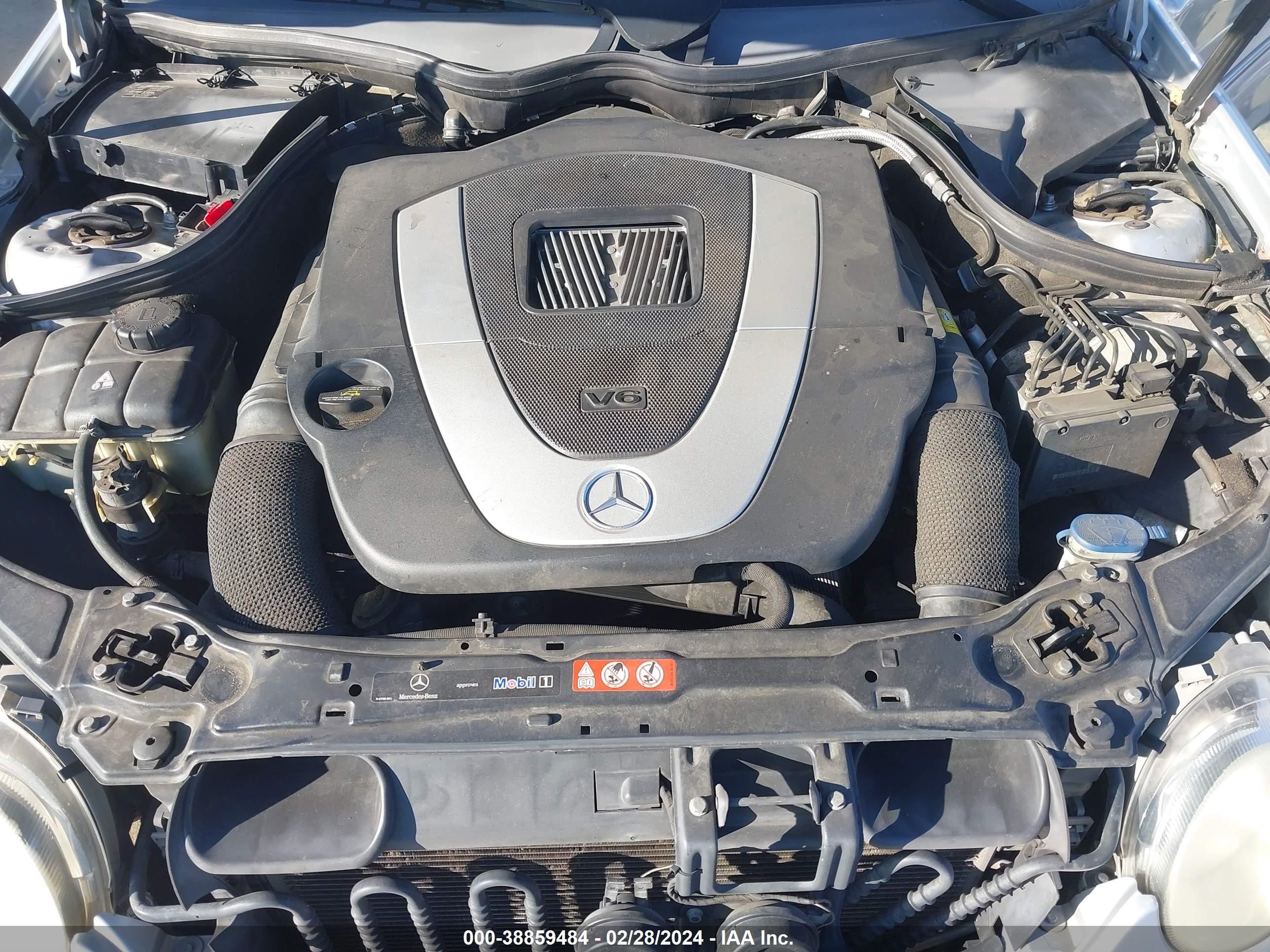 Photo 9 VIN: WDBRF52H67F843809 - MERCEDES-BENZ NULL 