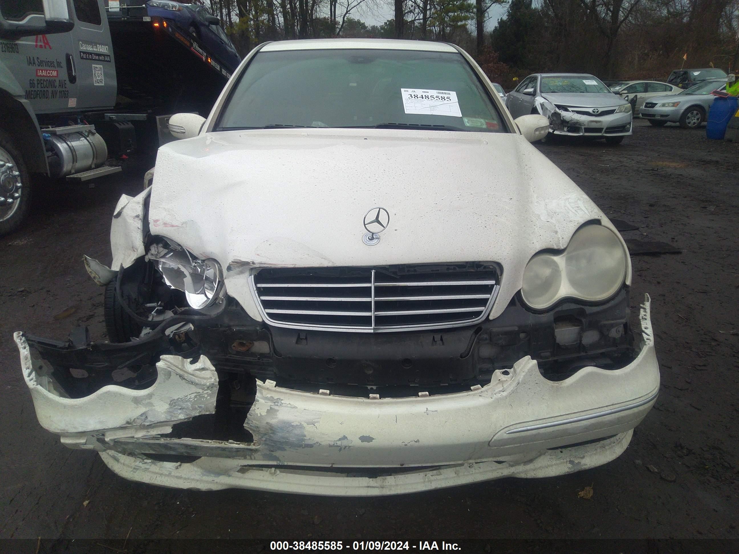 Photo 11 VIN: WDBRF52H76A854250 - MERCEDES-BENZ C-KLASSE 