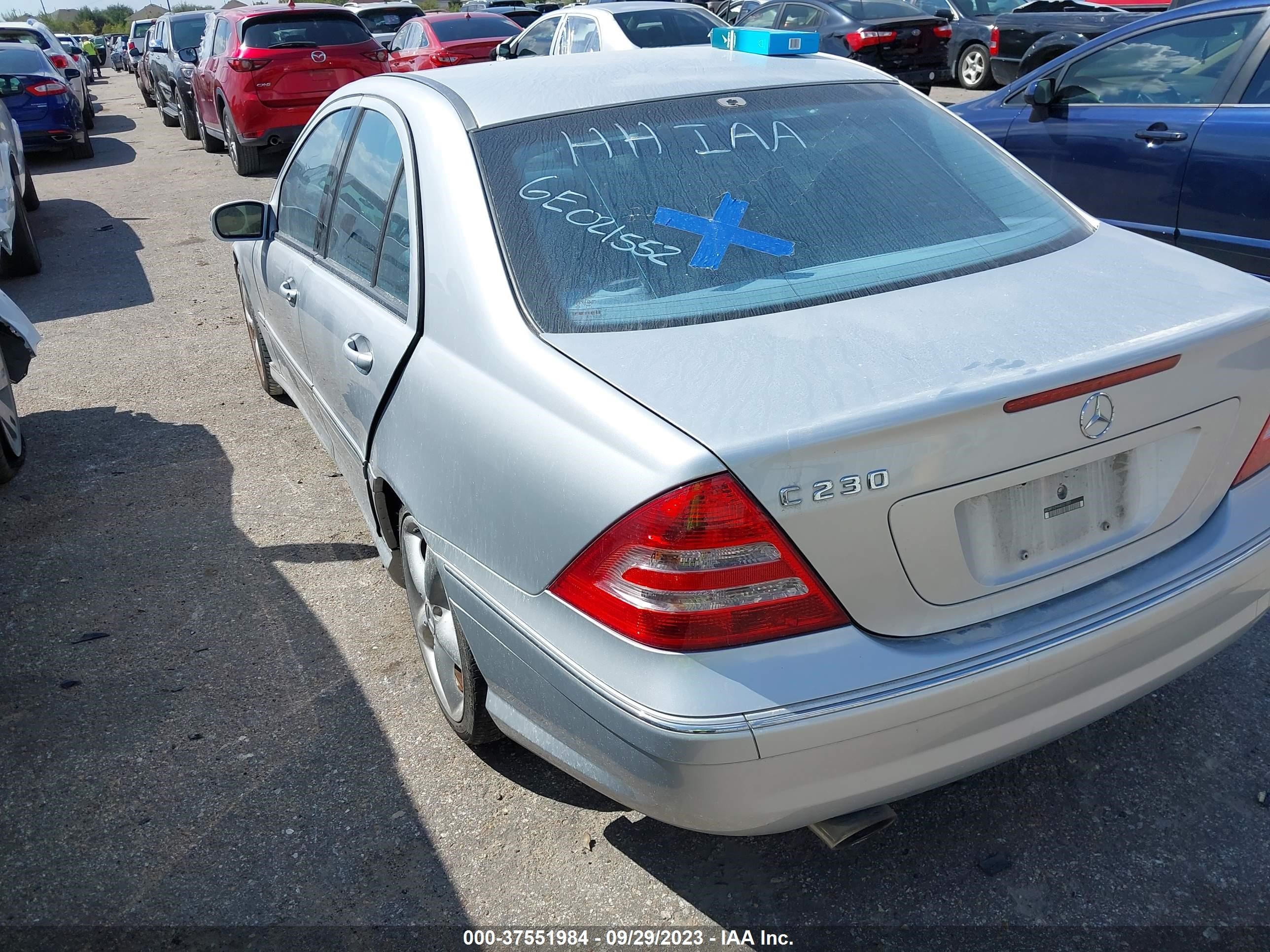 Photo 2 VIN: WDBRF52HX6E021552 - MERCEDES-BENZ C-KLASSE 