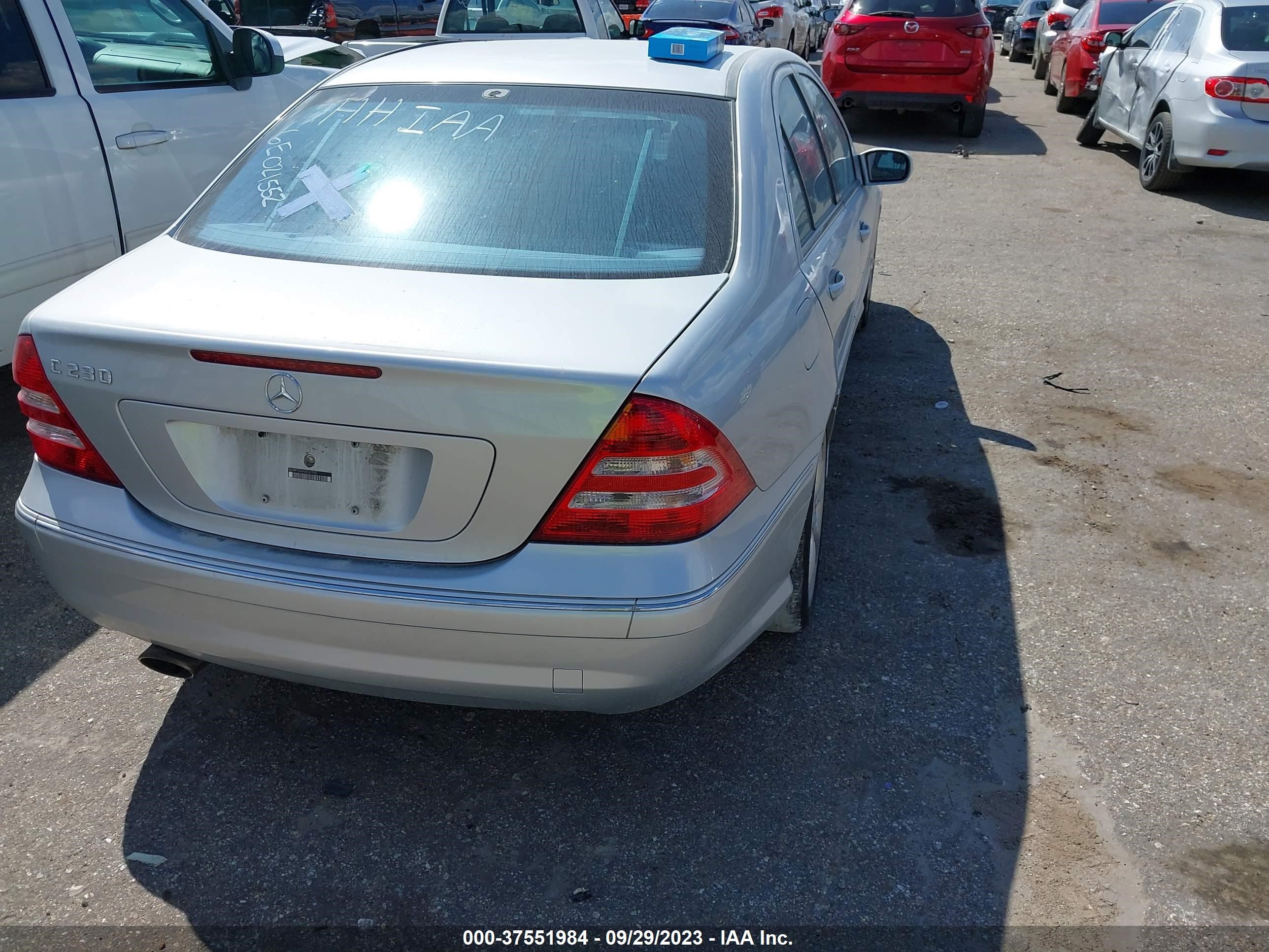 Photo 3 VIN: WDBRF52HX6E021552 - MERCEDES-BENZ C-KLASSE 