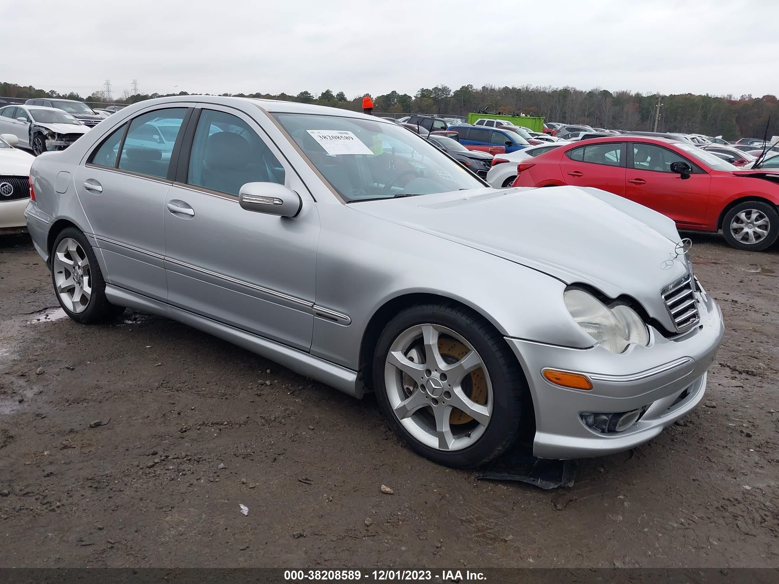 Photo 0 VIN: WDBRF52HX7E025747 - MERCEDES-BENZ C-KLASSE 