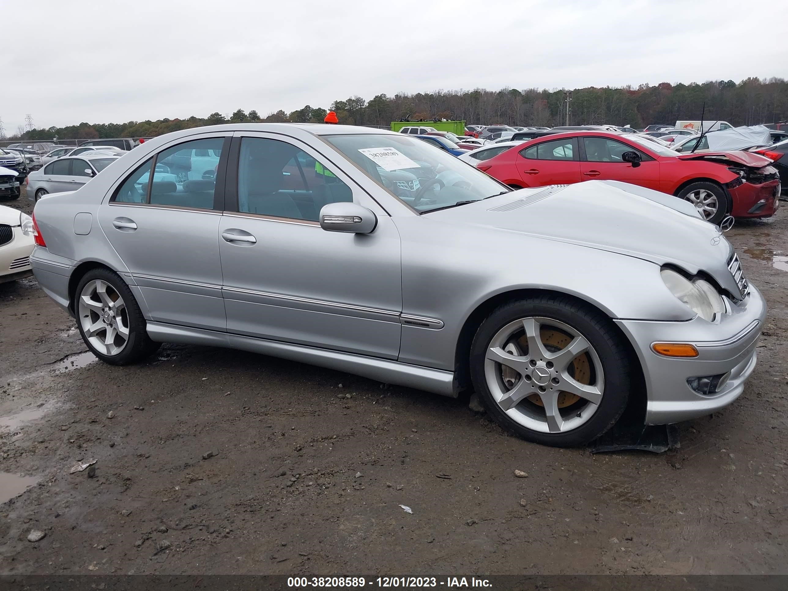 Photo 12 VIN: WDBRF52HX7E025747 - MERCEDES-BENZ C-KLASSE 