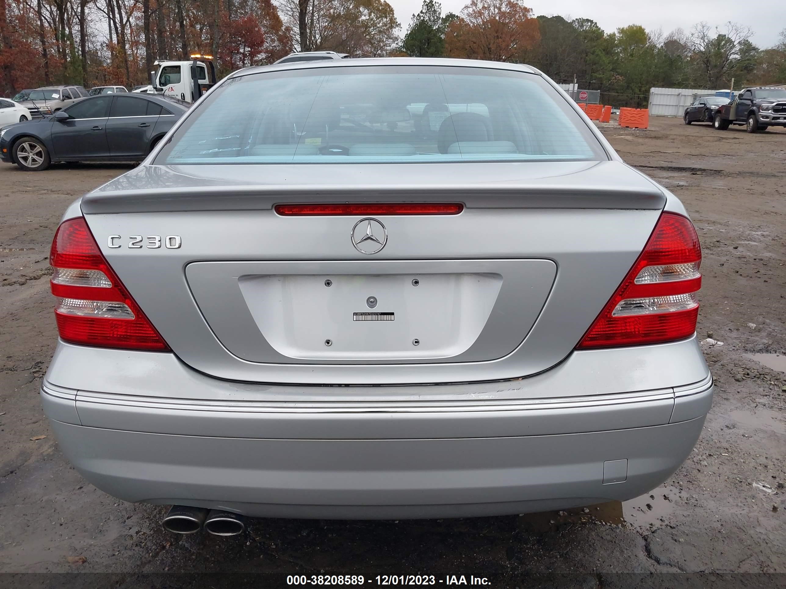 Photo 15 VIN: WDBRF52HX7E025747 - MERCEDES-BENZ C-KLASSE 