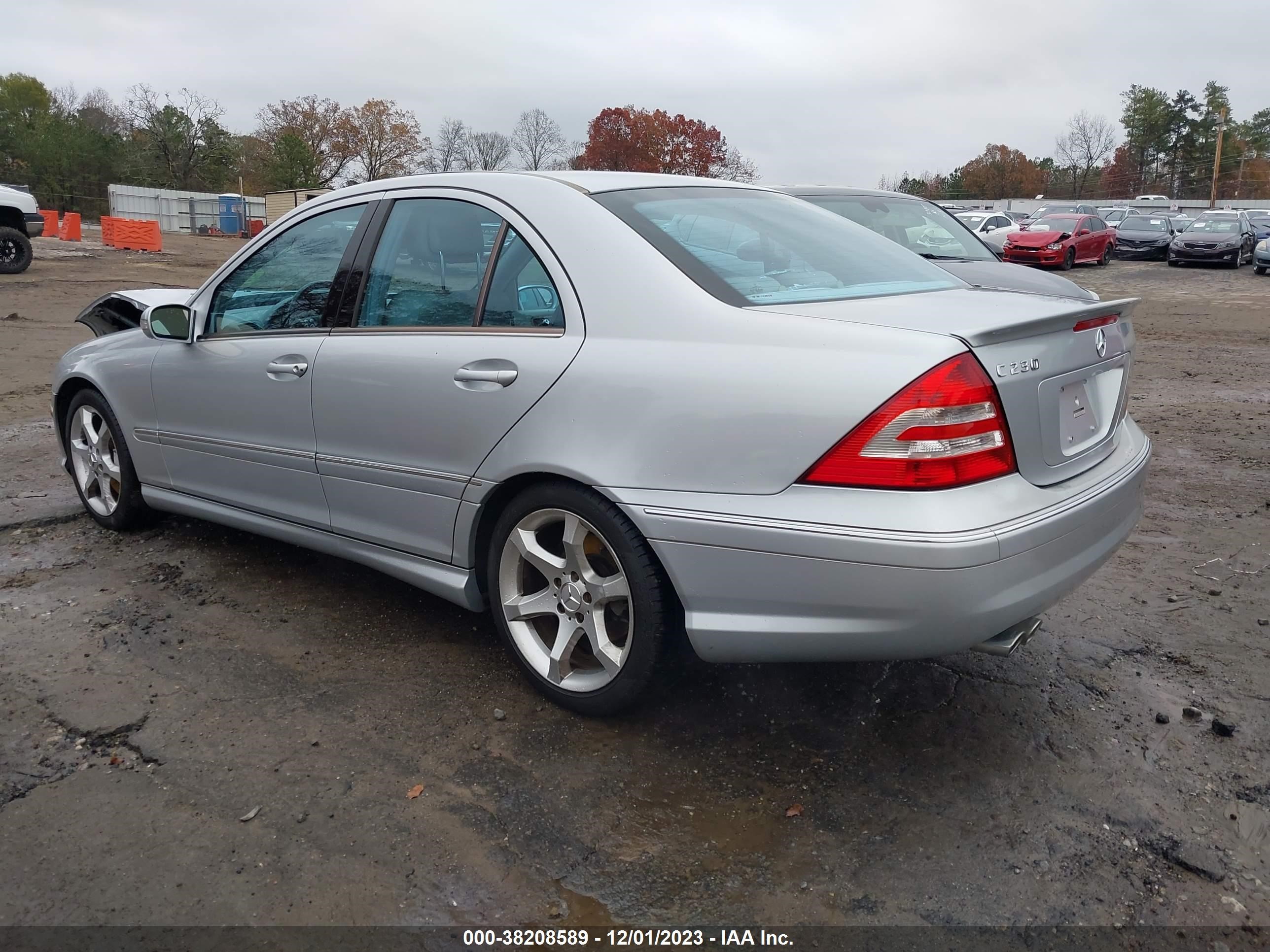 Photo 2 VIN: WDBRF52HX7E025747 - MERCEDES-BENZ C-KLASSE 