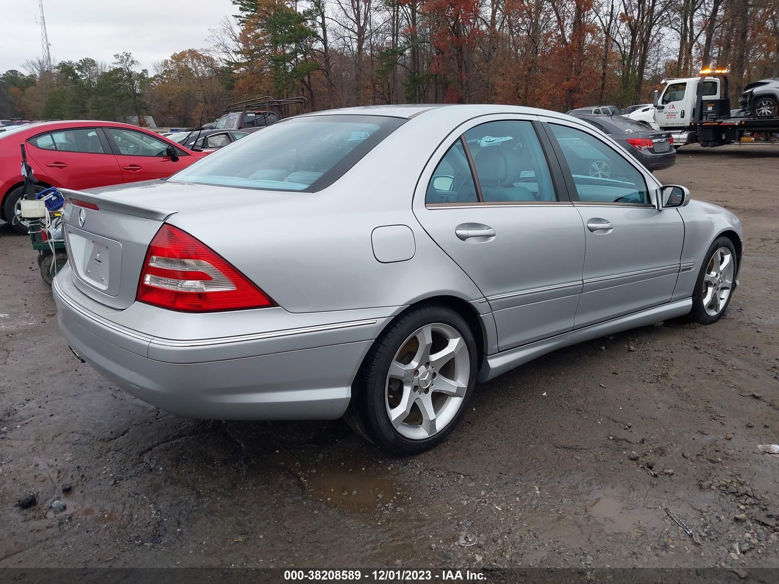 Photo 3 VIN: WDBRF52HX7E025747 - MERCEDES-BENZ C-KLASSE 