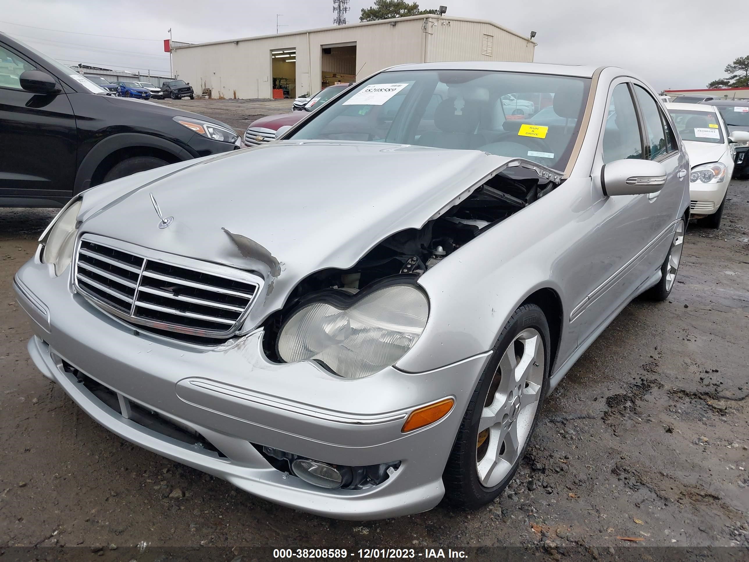 Photo 5 VIN: WDBRF52HX7E025747 - MERCEDES-BENZ C-KLASSE 