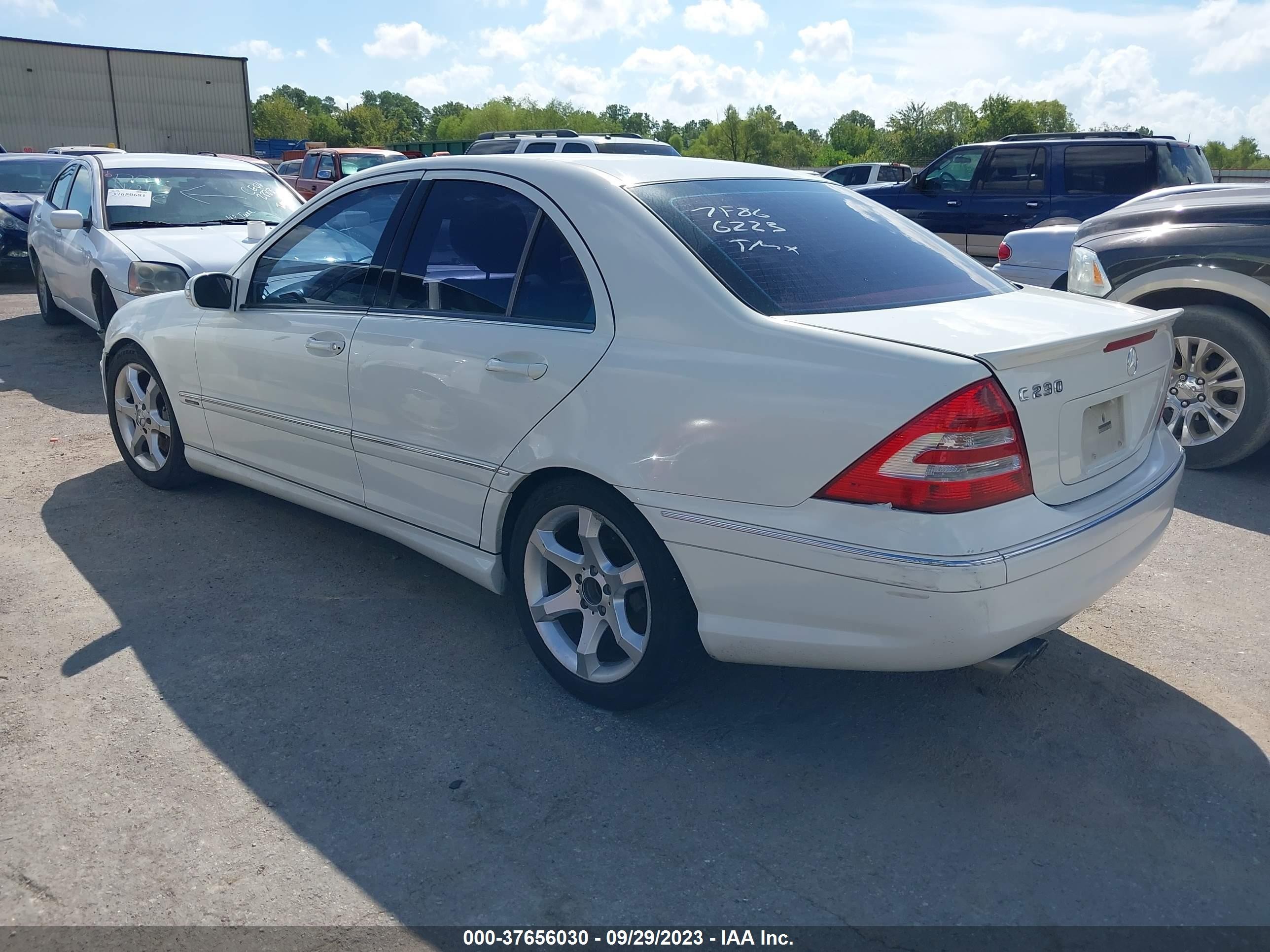 Photo 2 VIN: WDBRF52HX7F896223 - MERCEDES-BENZ C-KLASSE 