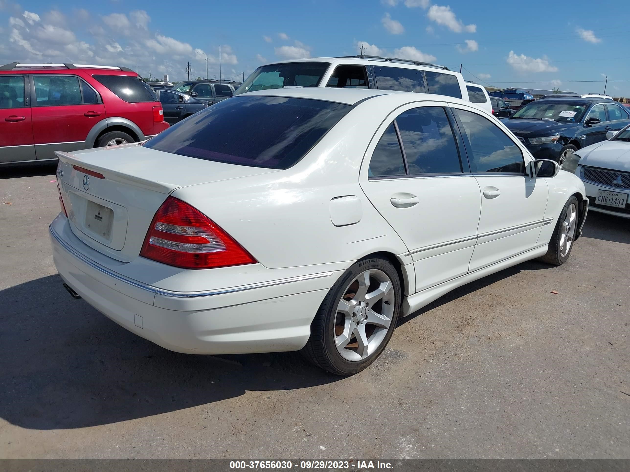 Photo 3 VIN: WDBRF52HX7F896223 - MERCEDES-BENZ C-KLASSE 