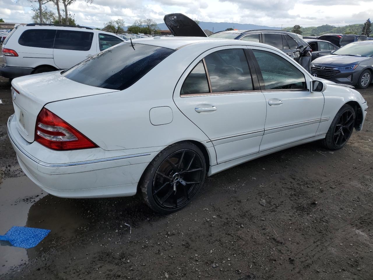 Photo 2 VIN: WDBRF54H27F854335 - MERCEDES-BENZ C-KLASSE 