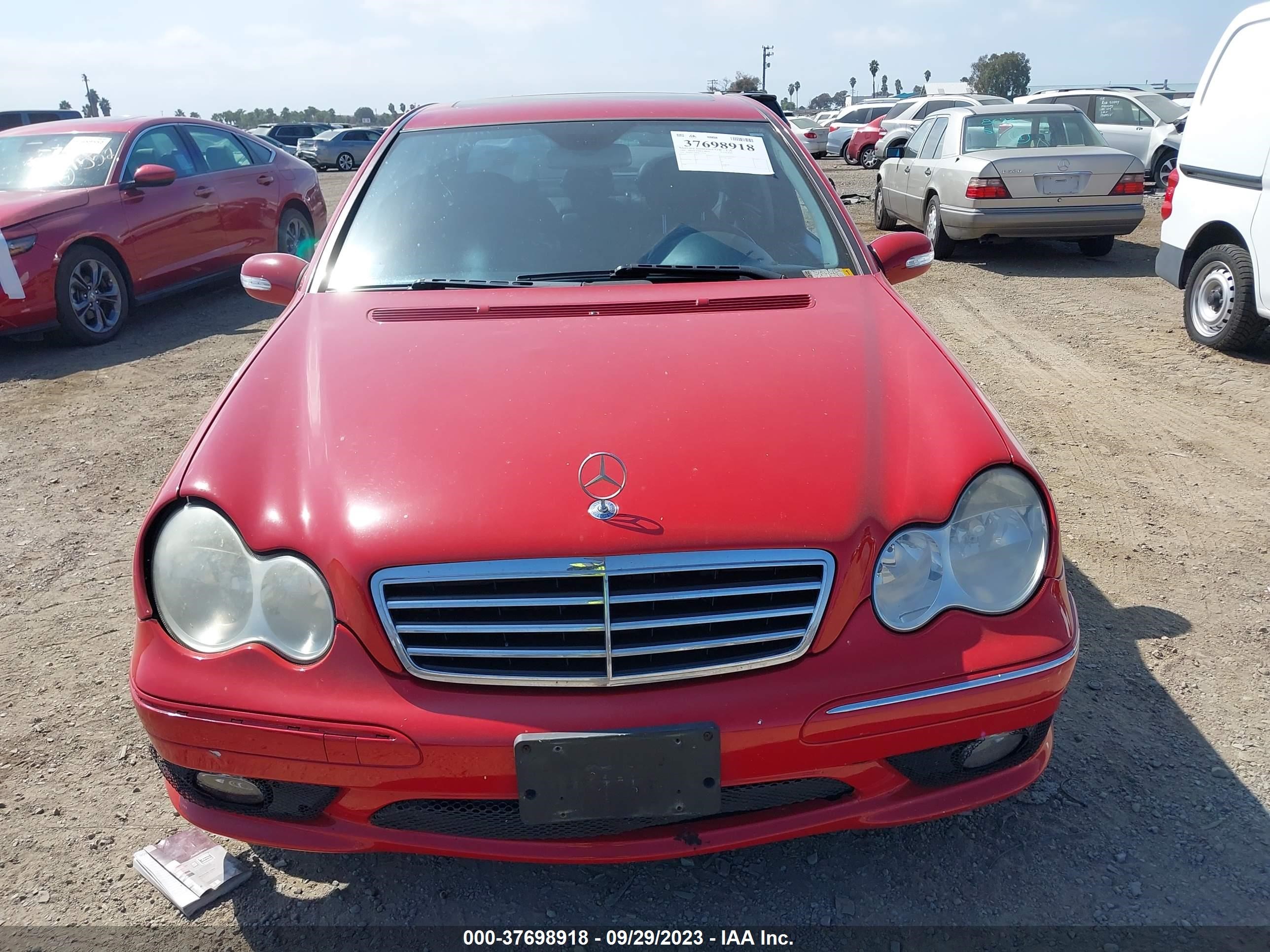 Photo 11 VIN: WDBRF56H06F773930 - MERCEDES-BENZ C-KLASSE 