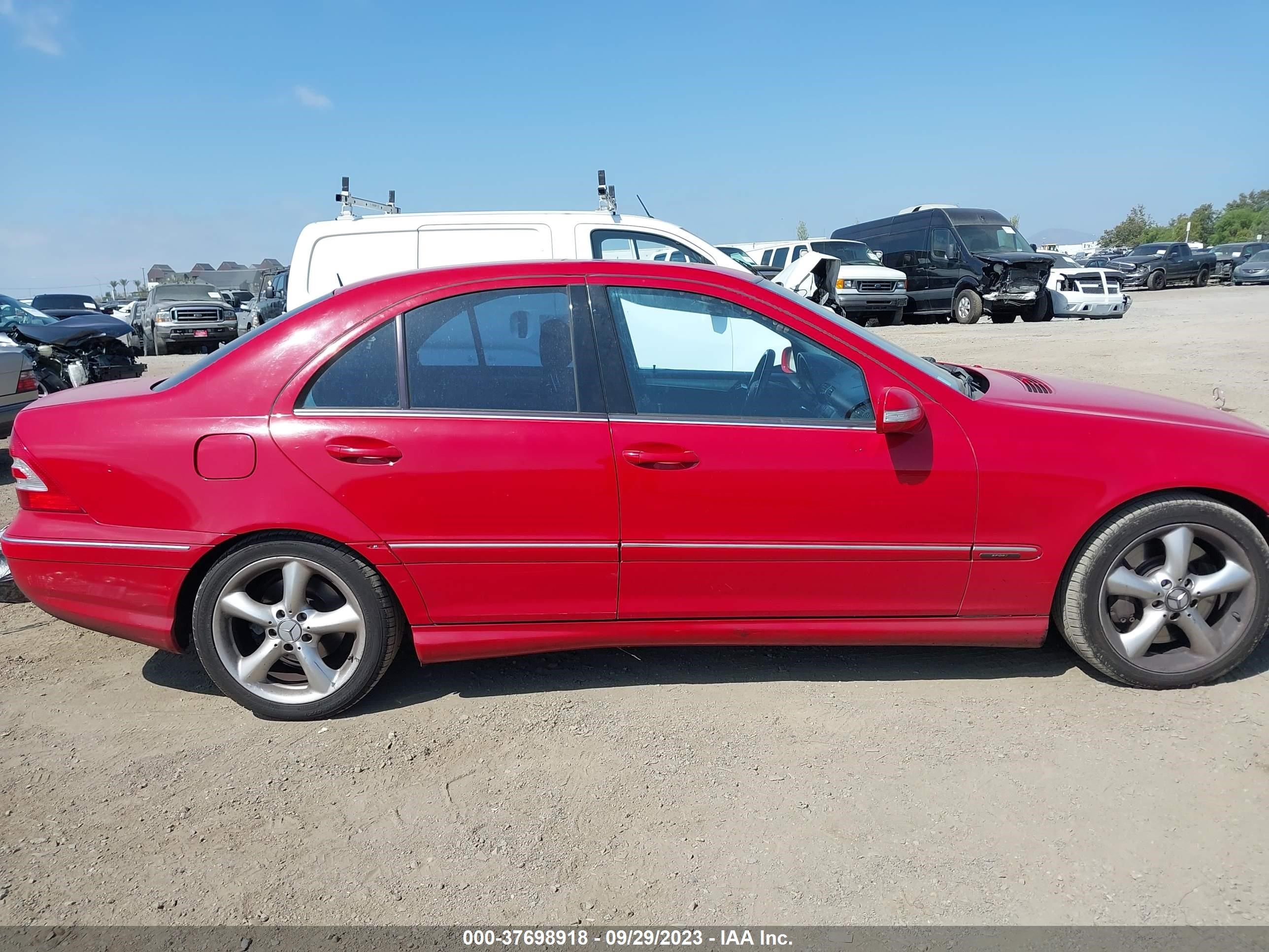 Photo 12 VIN: WDBRF56H06F773930 - MERCEDES-BENZ C-KLASSE 