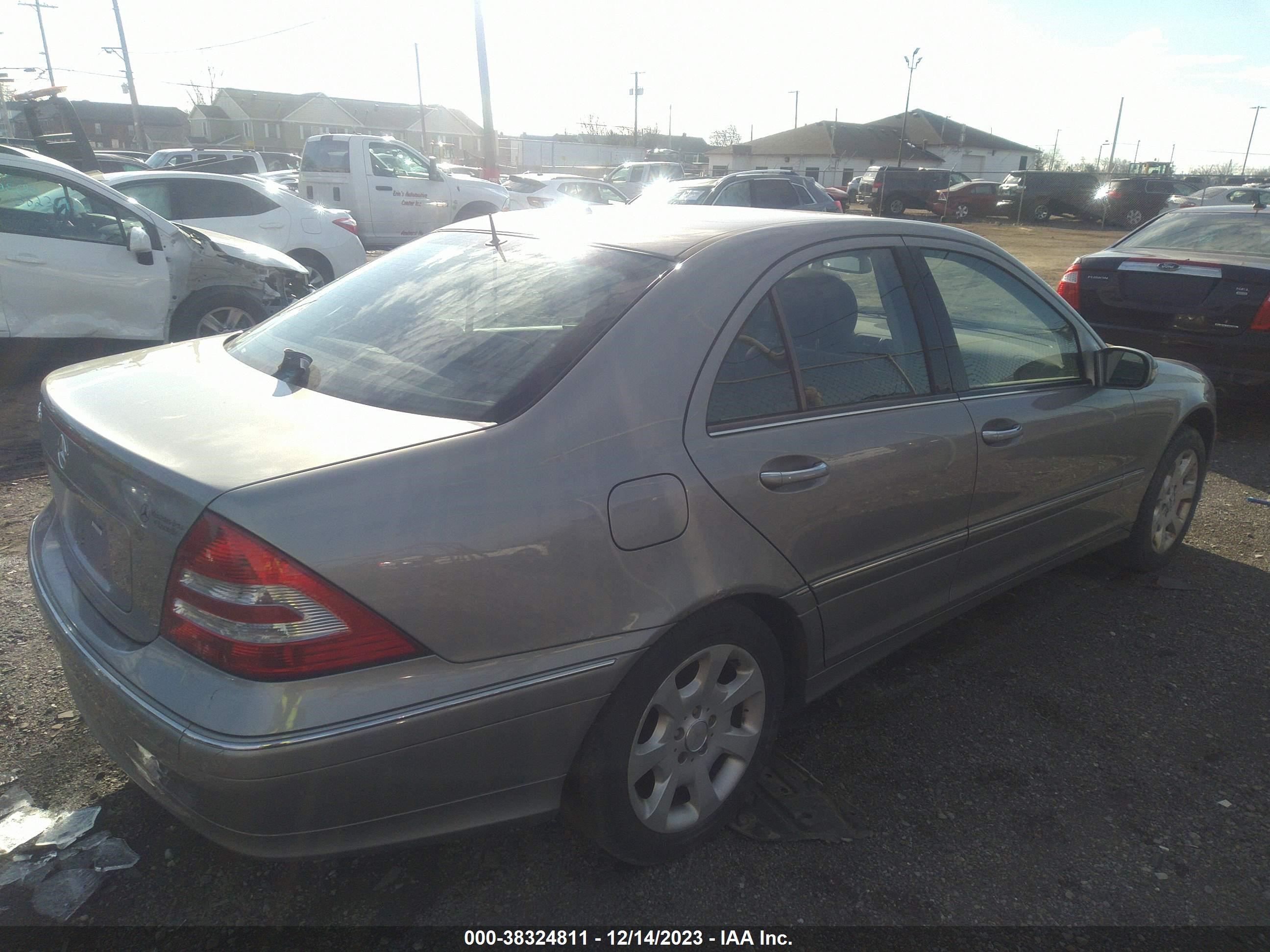 Photo 3 VIN: WDBRF56H46F787362 - MERCEDES-BENZ C-KLASSE 