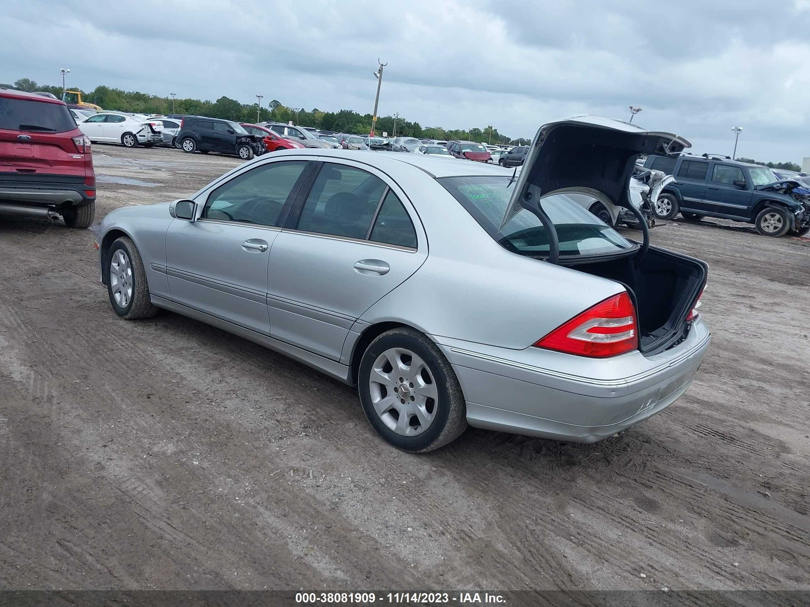 Photo 2 VIN: WDBRF61J05A662211 - MERCEDES-BENZ NULL 