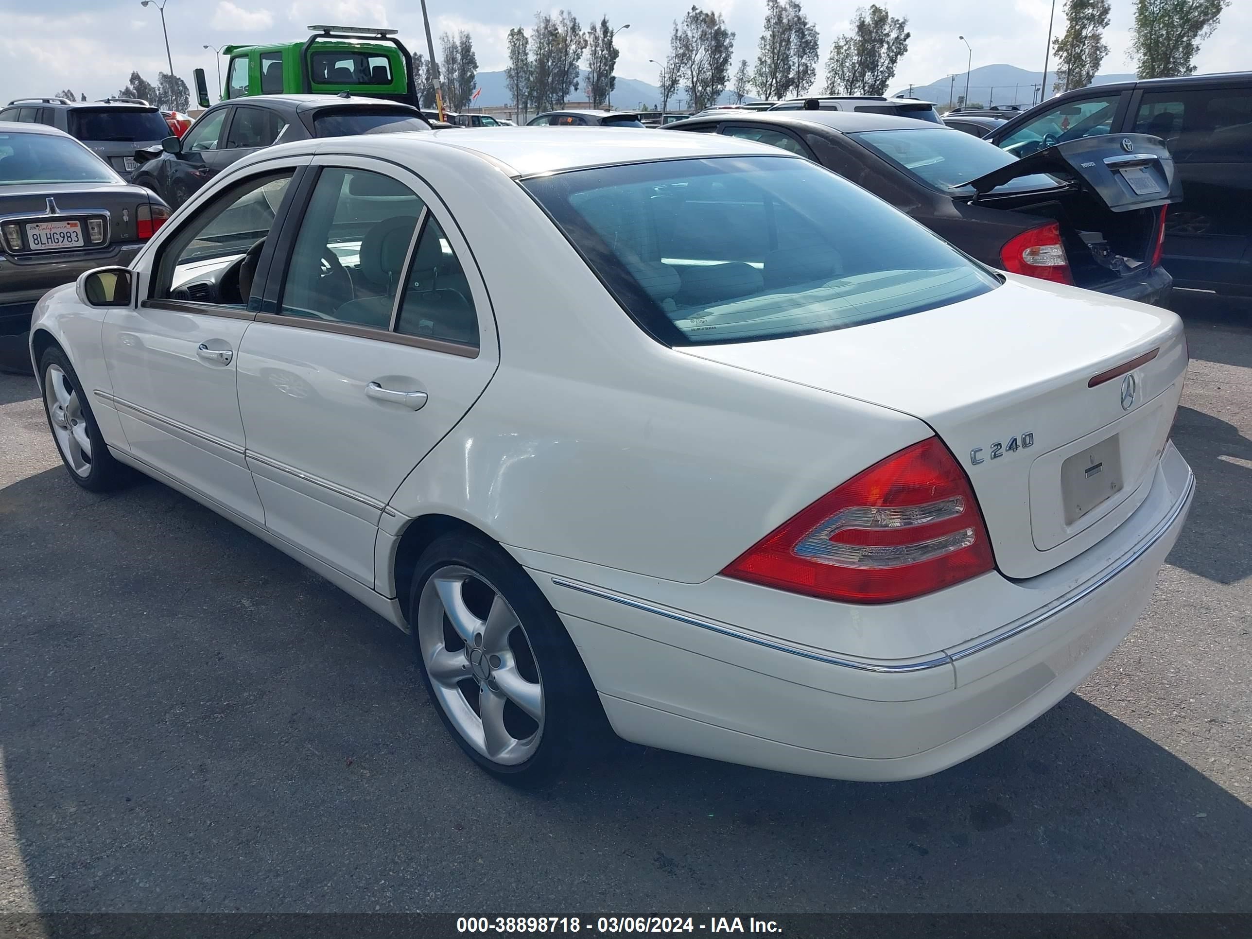 Photo 2 VIN: WDBRF61J24A572301 - MERCEDES-BENZ NULL 