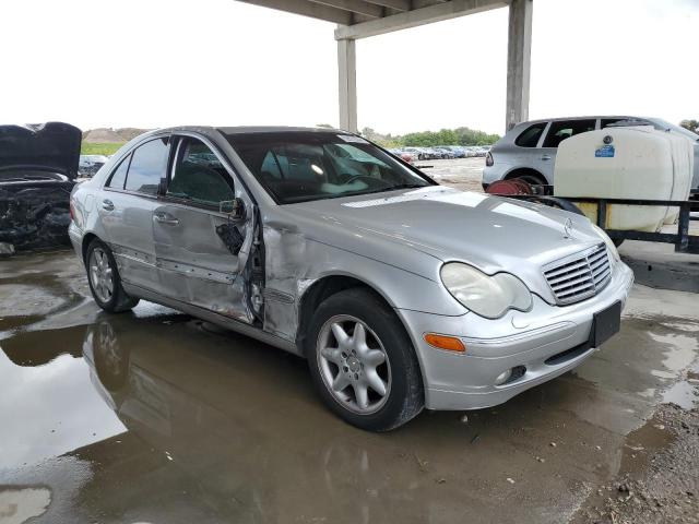 Photo 3 VIN: WDBRF61J42F228629 - MERCEDES-BENZ C-CLASS 