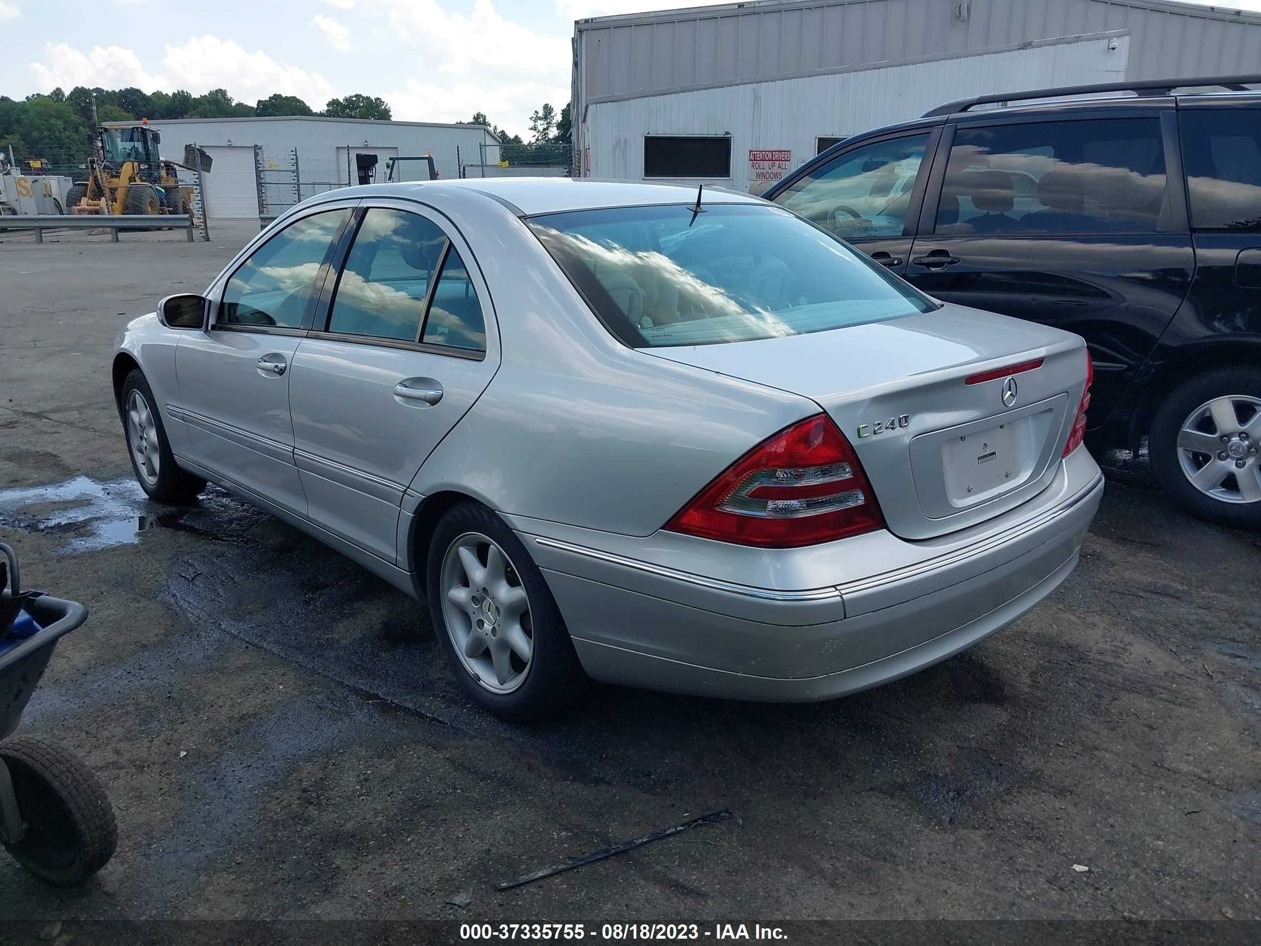 Photo 2 VIN: WDBRF61J42F244474 - MERCEDES-BENZ C-KLASSE 