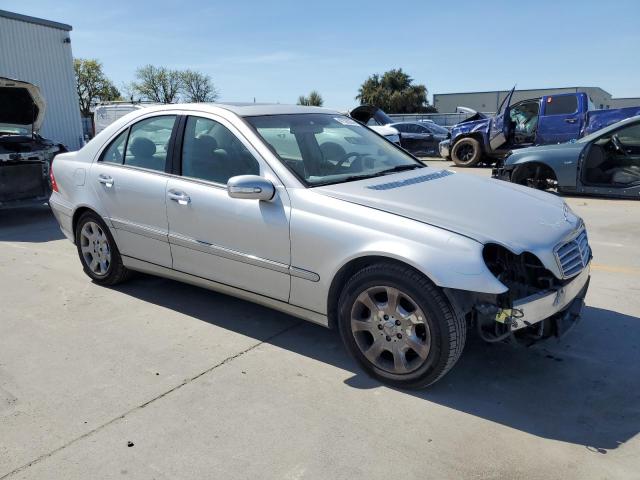 Photo 3 VIN: WDBRF61J45F572305 - MERCEDES-BENZ C-CLASS 