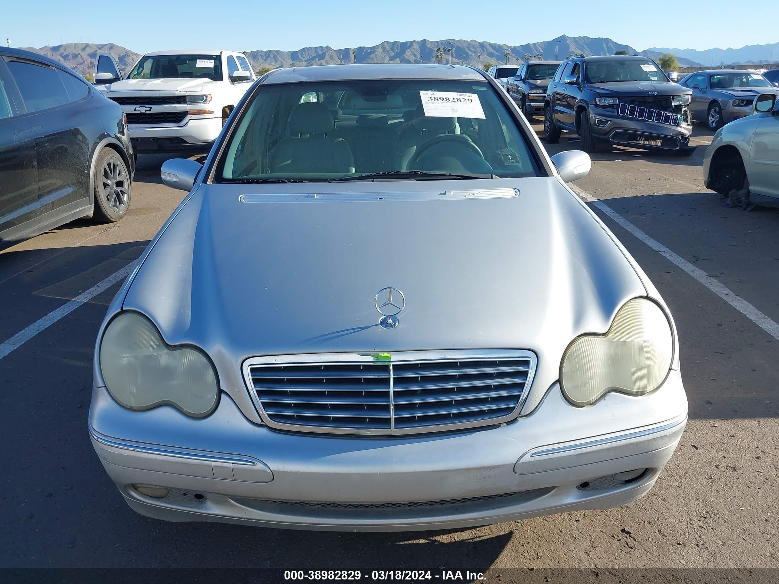 Photo 5 VIN: WDBRF61J52F253362 - MERCEDES-BENZ NULL 