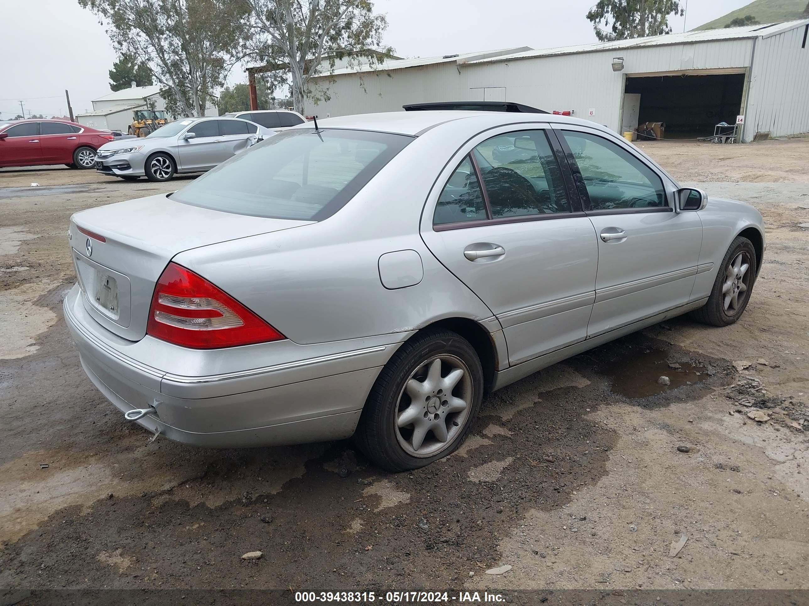 Photo 3 VIN: WDBRF61J62F156154 - MERCEDES-BENZ NULL 