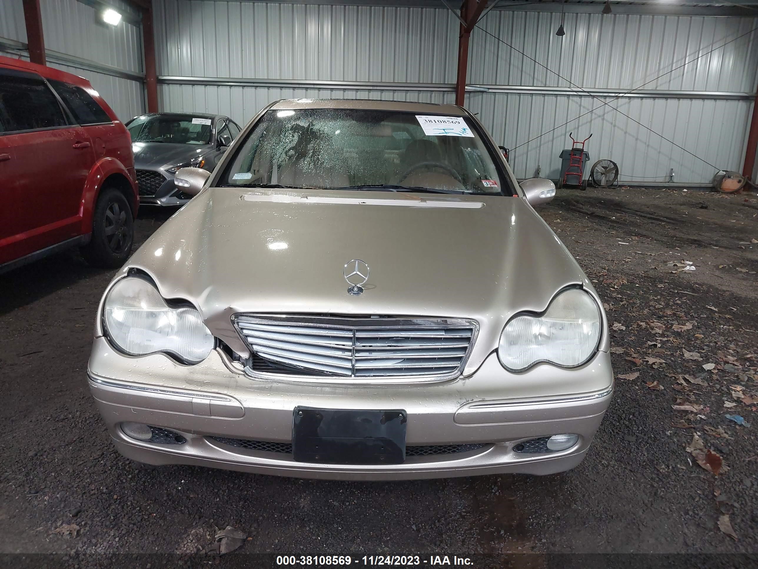 Photo 11 VIN: WDBRF61J63A433979 - MERCEDES-BENZ C-KLASSE 