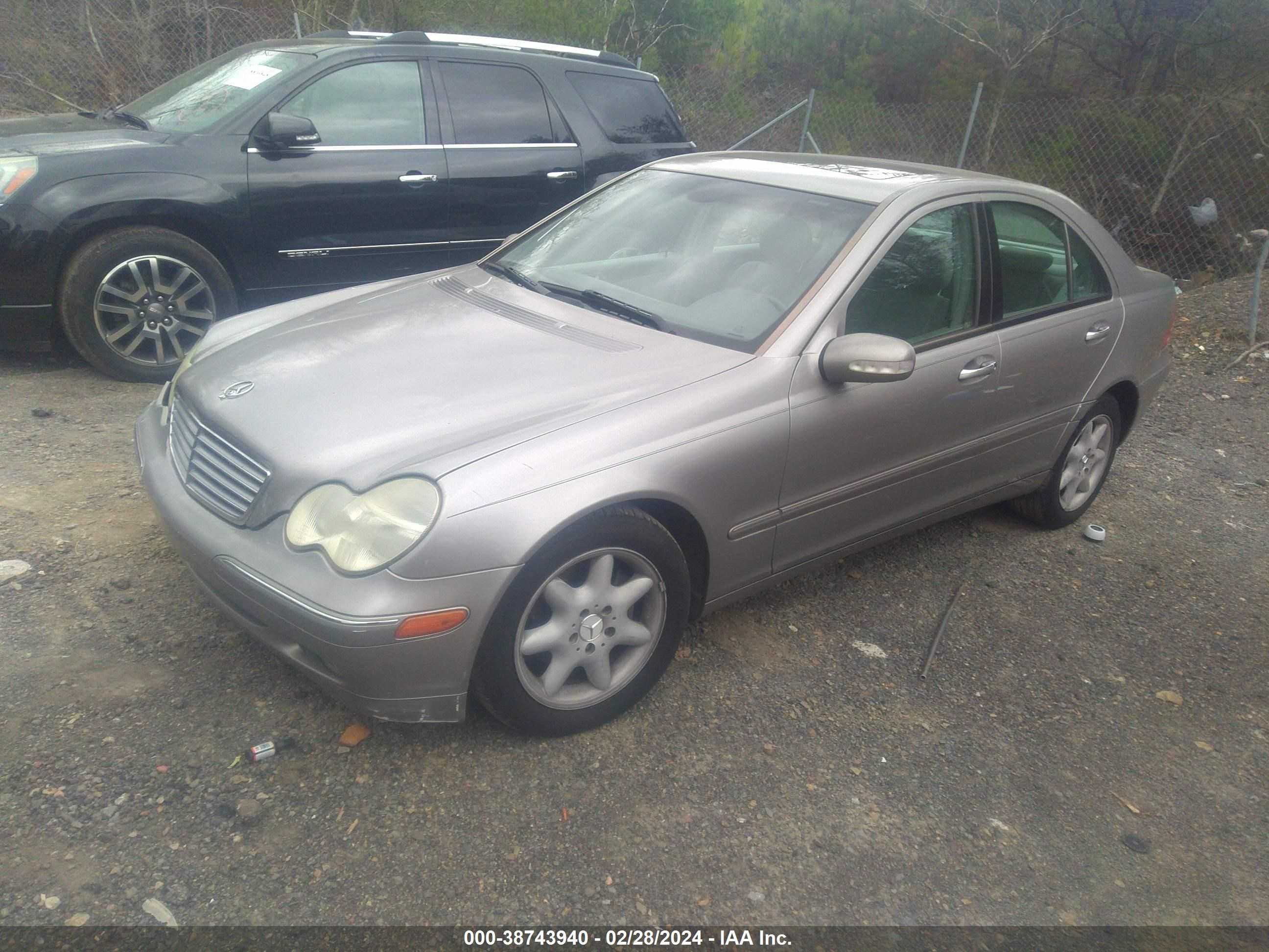 Photo 1 VIN: WDBRF61J74E017952 - MERCEDES-BENZ C-KLASSE 