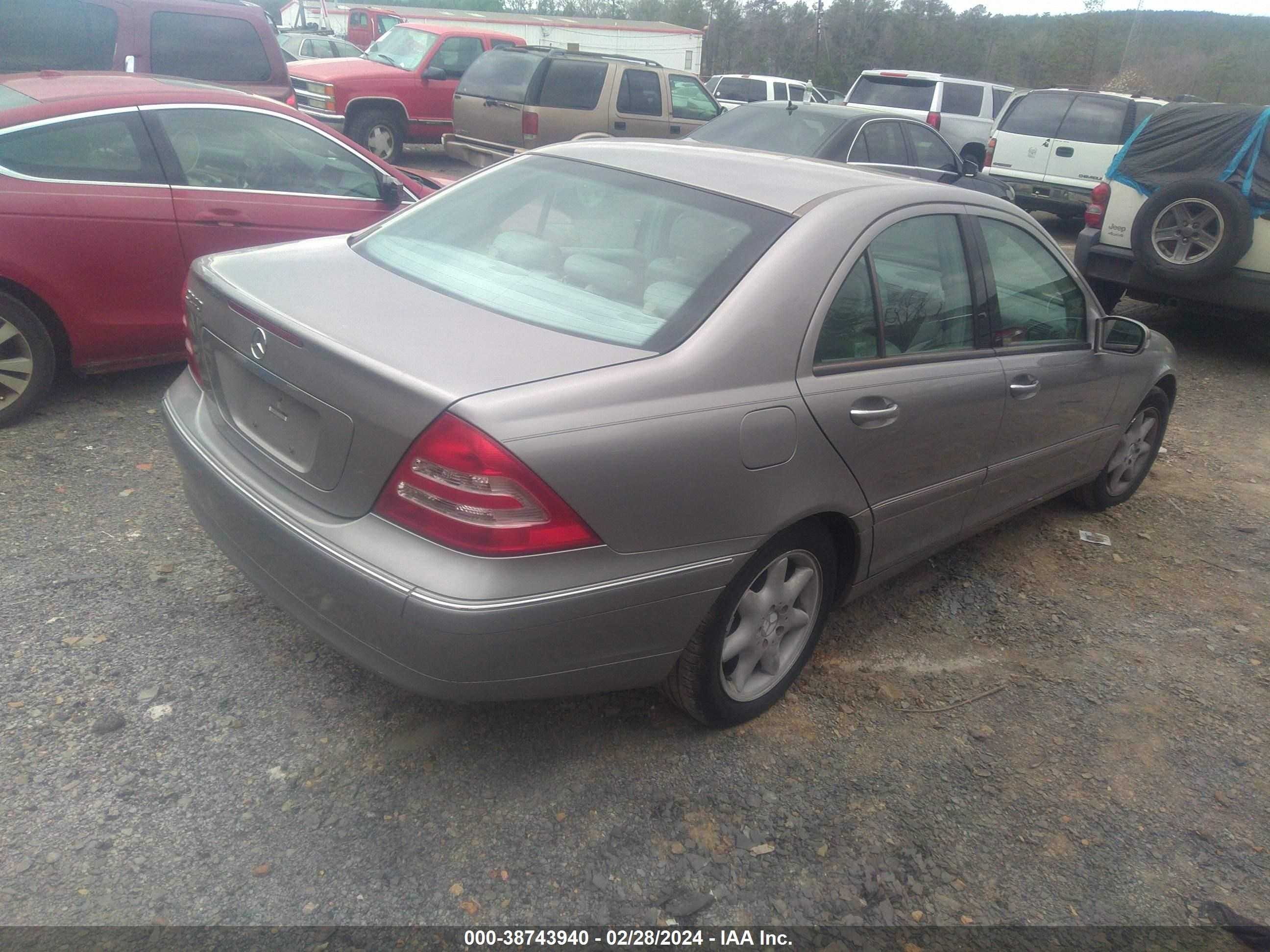 Photo 3 VIN: WDBRF61J74E017952 - MERCEDES-BENZ C-KLASSE 