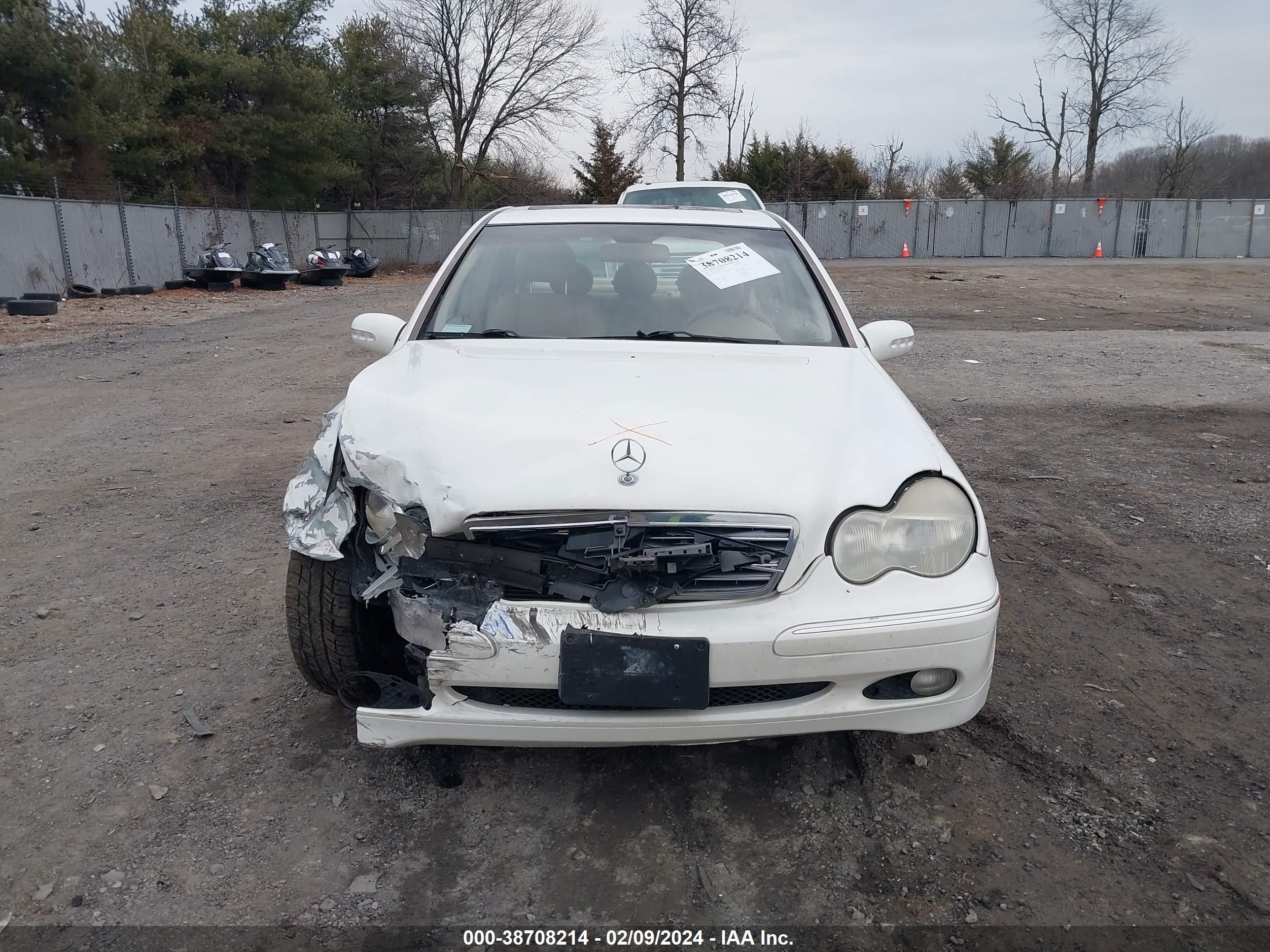 Photo 11 VIN: WDBRF61J93A471741 - MERCEDES-BENZ C-KLASSE 