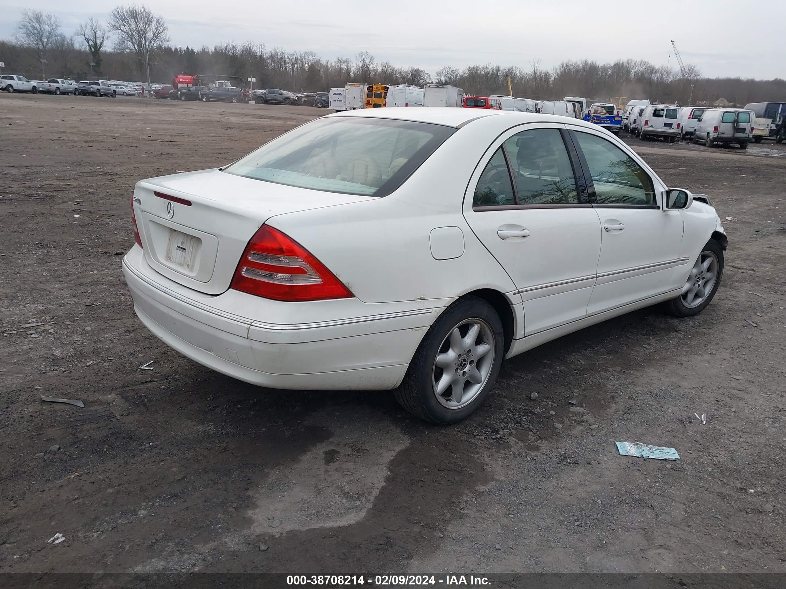 Photo 3 VIN: WDBRF61J93A471741 - MERCEDES-BENZ C-KLASSE 