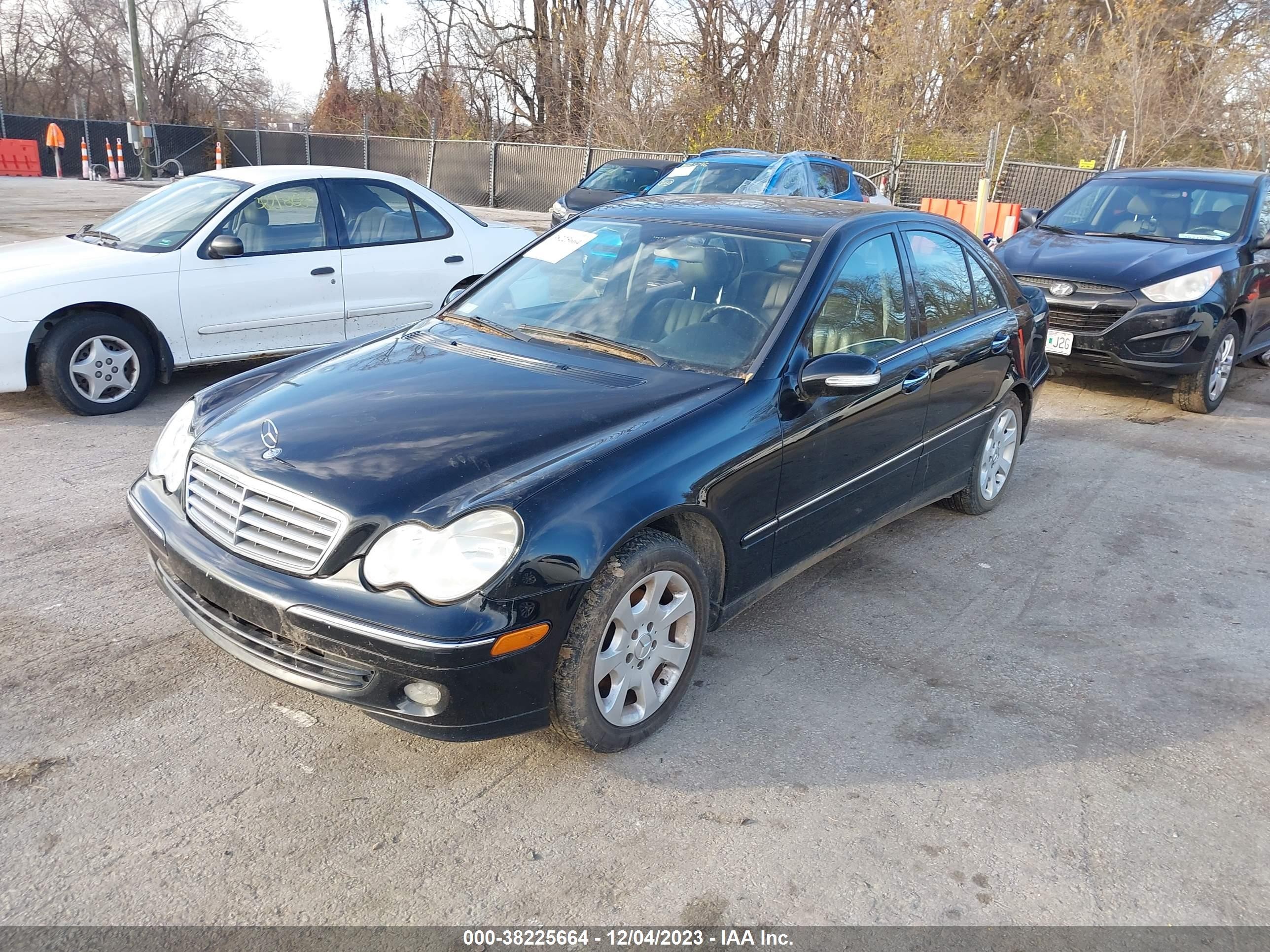 Photo 1 VIN: WDBRF61J95A803549 - MERCEDES-BENZ C-KLASSE 