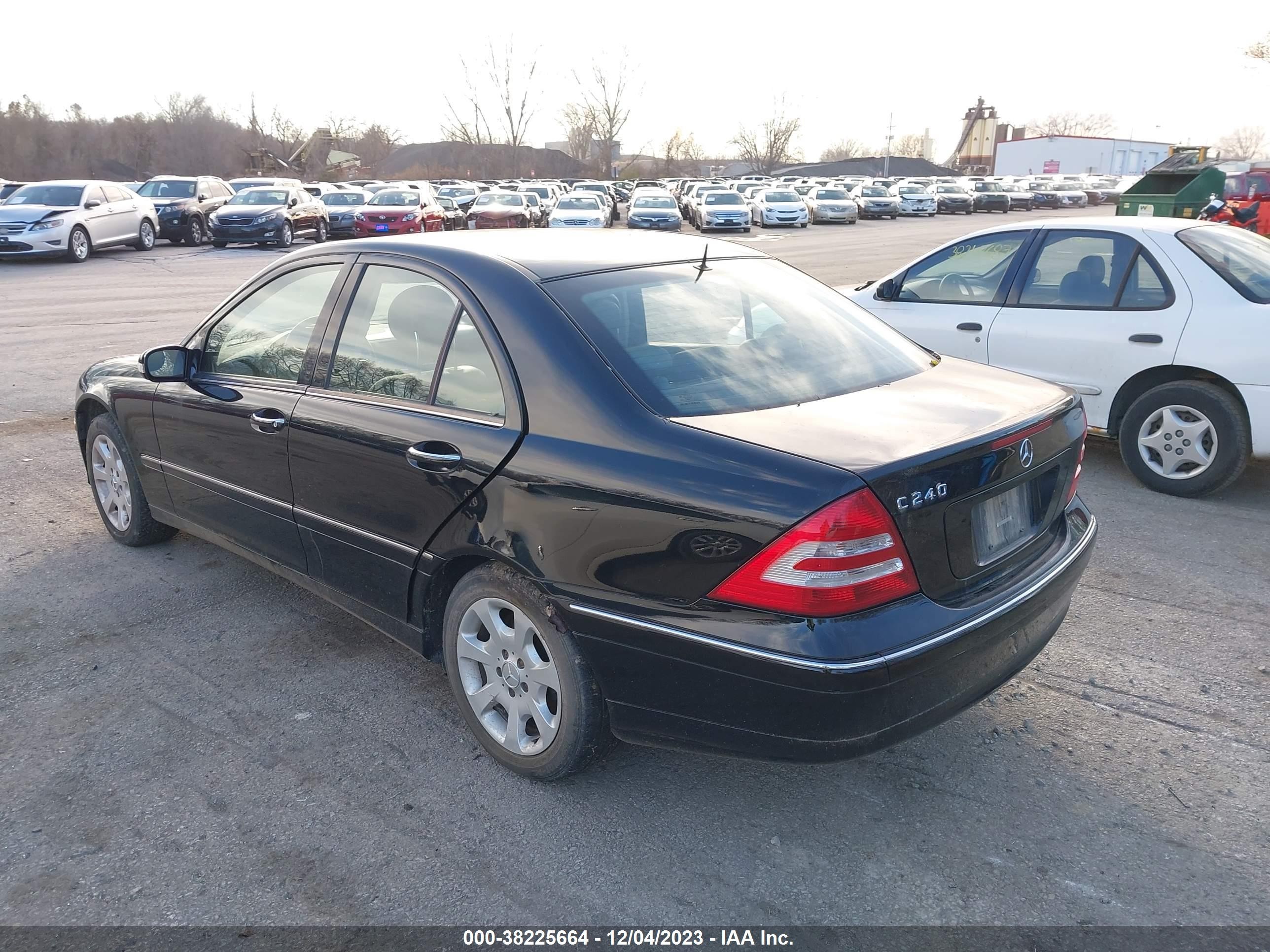 Photo 2 VIN: WDBRF61J95A803549 - MERCEDES-BENZ C-KLASSE 