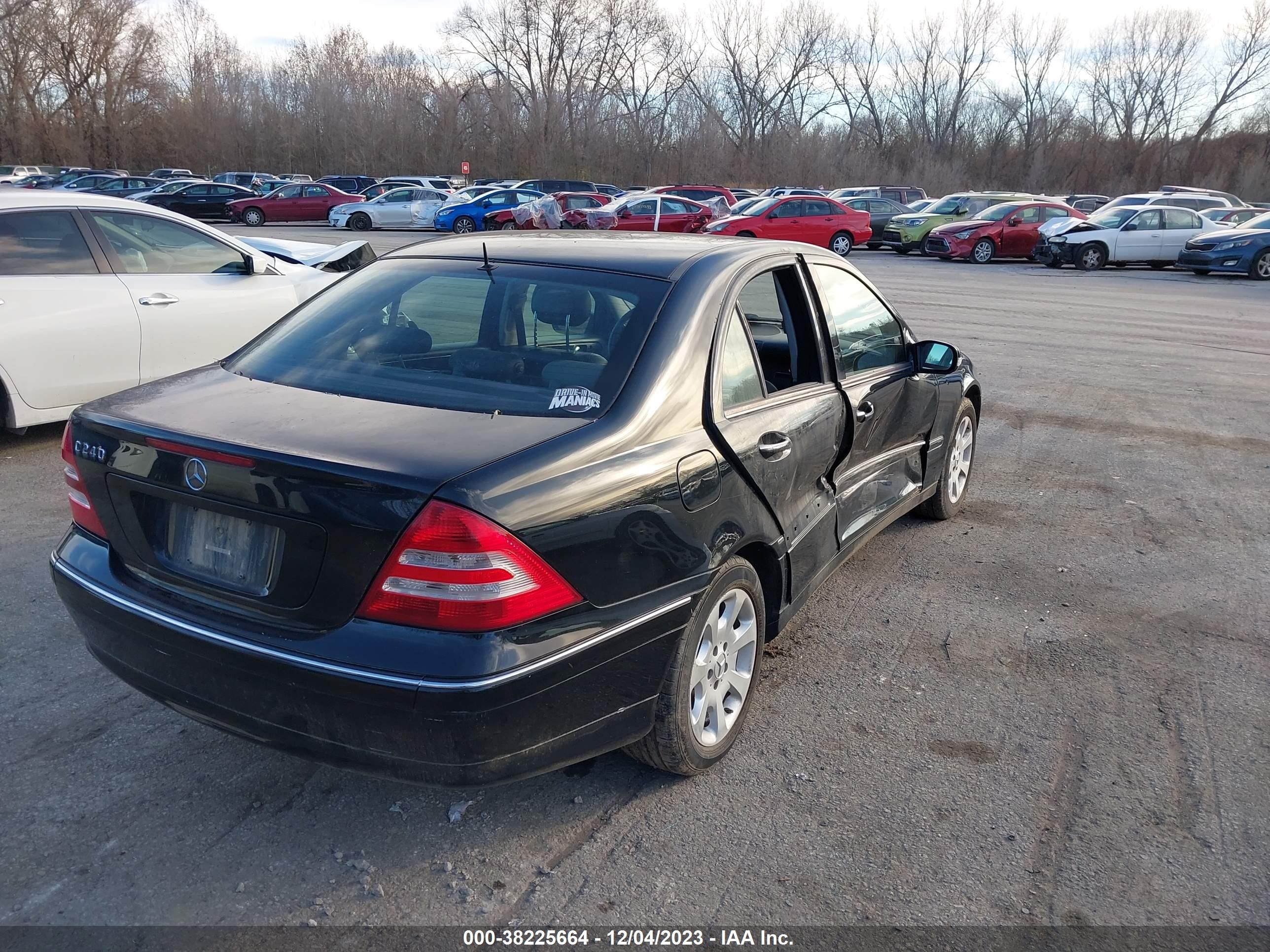 Photo 3 VIN: WDBRF61J95A803549 - MERCEDES-BENZ C-KLASSE 