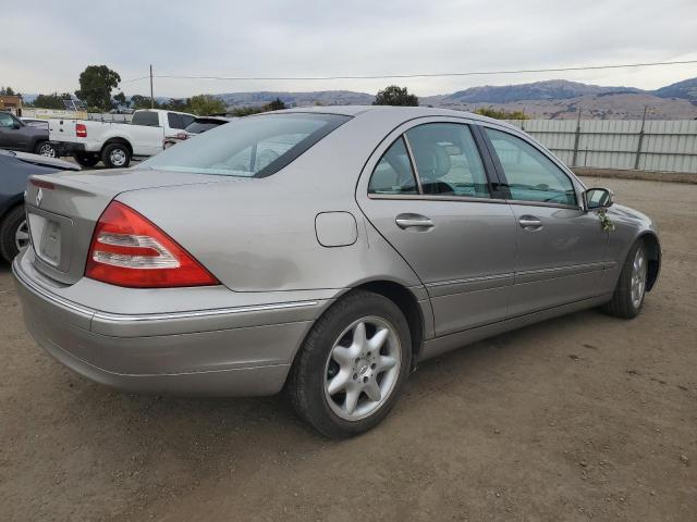 Photo 2 VIN: WDBRF61JX3F426035 - MERCEDES-BENZ C-CLASS 