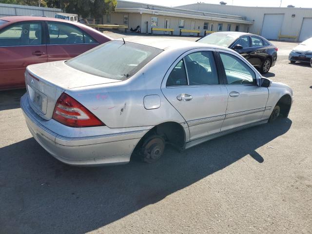 Photo 2 VIN: WDBRF64J05F587444 - MERCEDES-BENZ C 320 