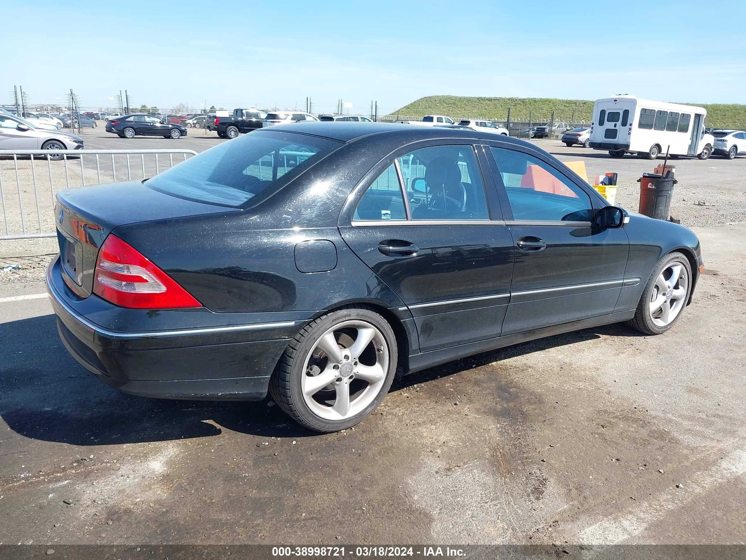 Photo 3 VIN: WDBRF64J44F488589 - MERCEDES-BENZ NULL 