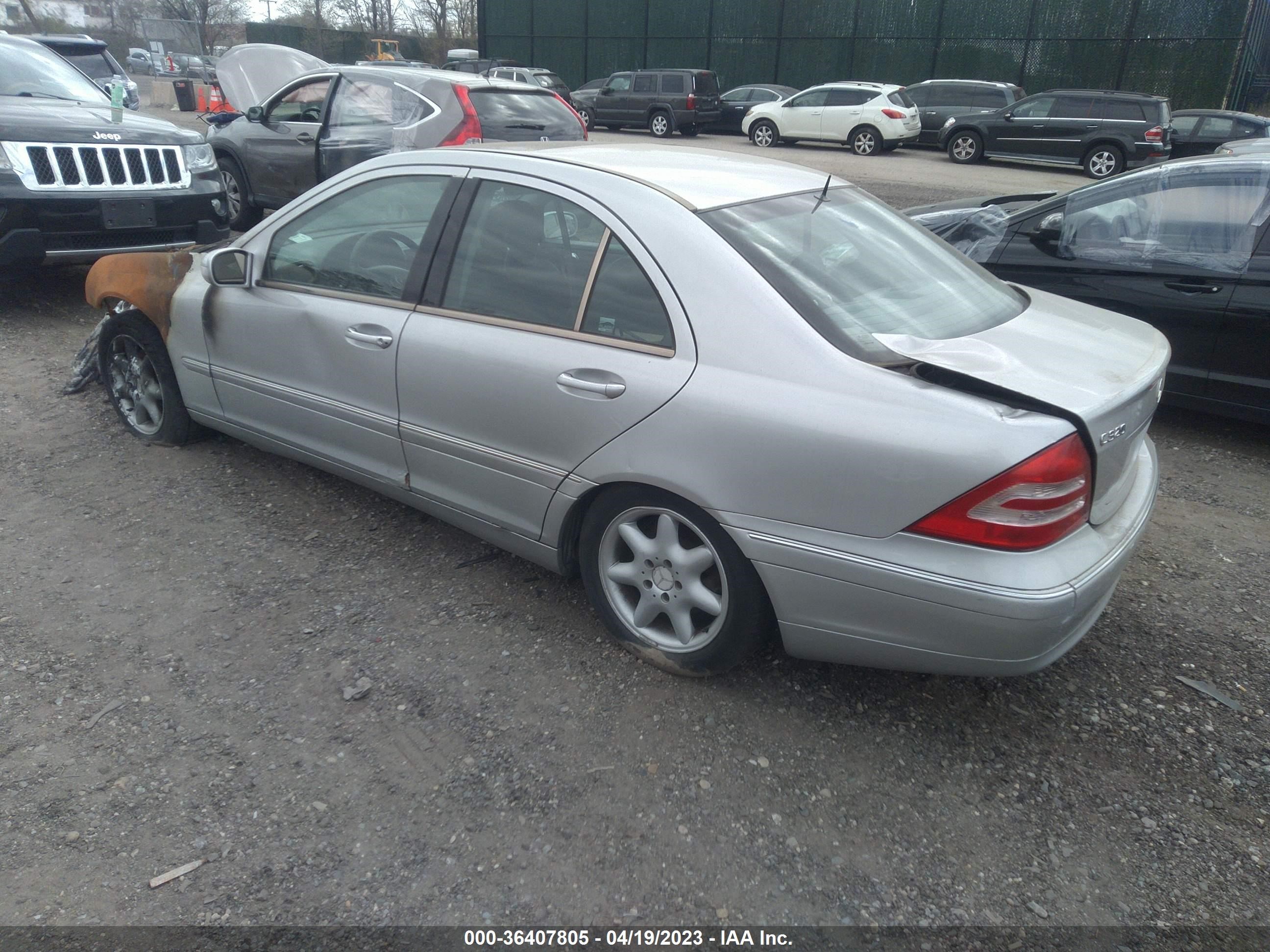 Photo 2 VIN: WDBRF64J52F140264 - MERCEDES-BENZ C-KLASSE 