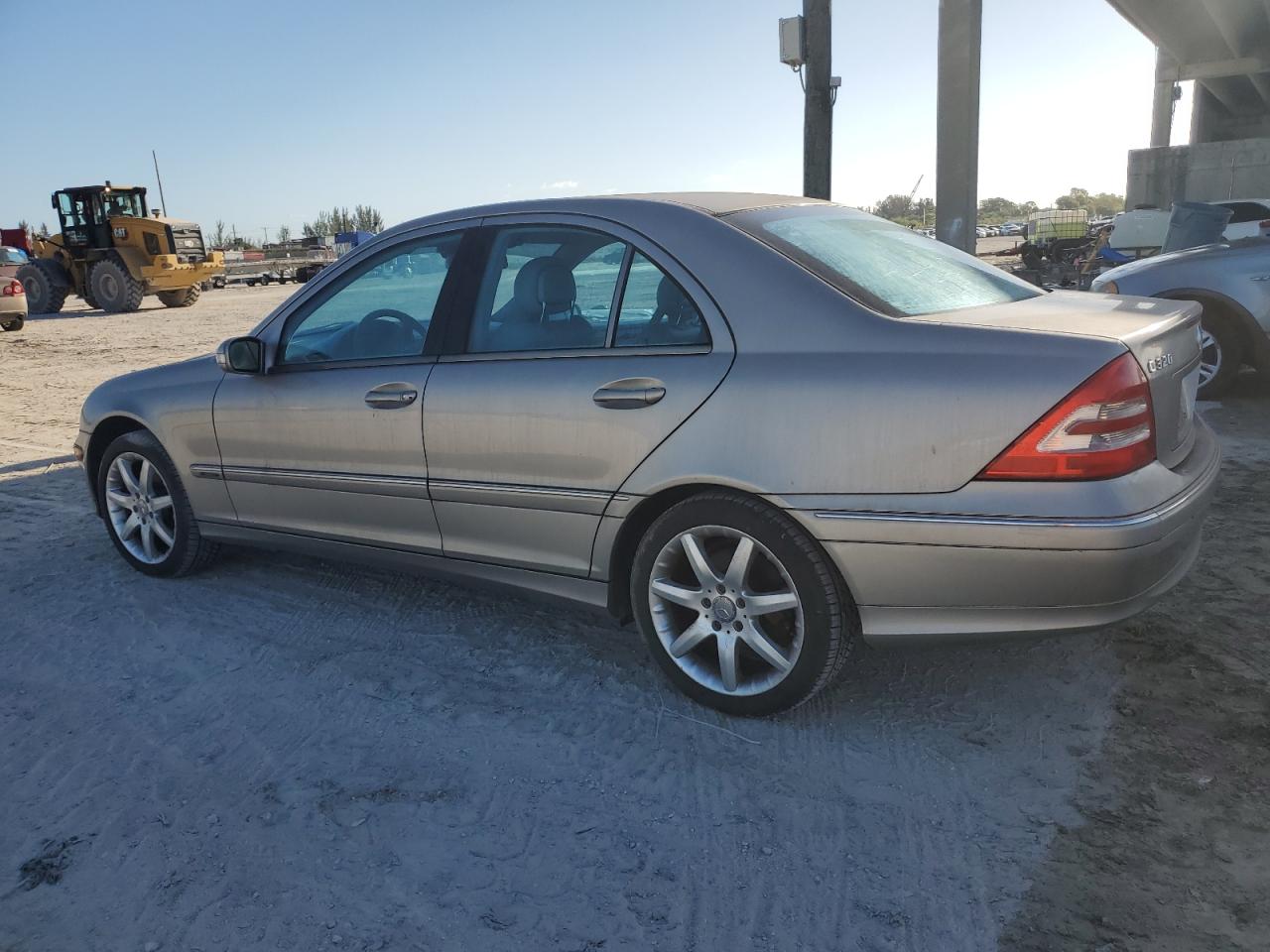 Photo 1 VIN: WDBRF64J53F385678 - MERCEDES-BENZ C-KLASSE 