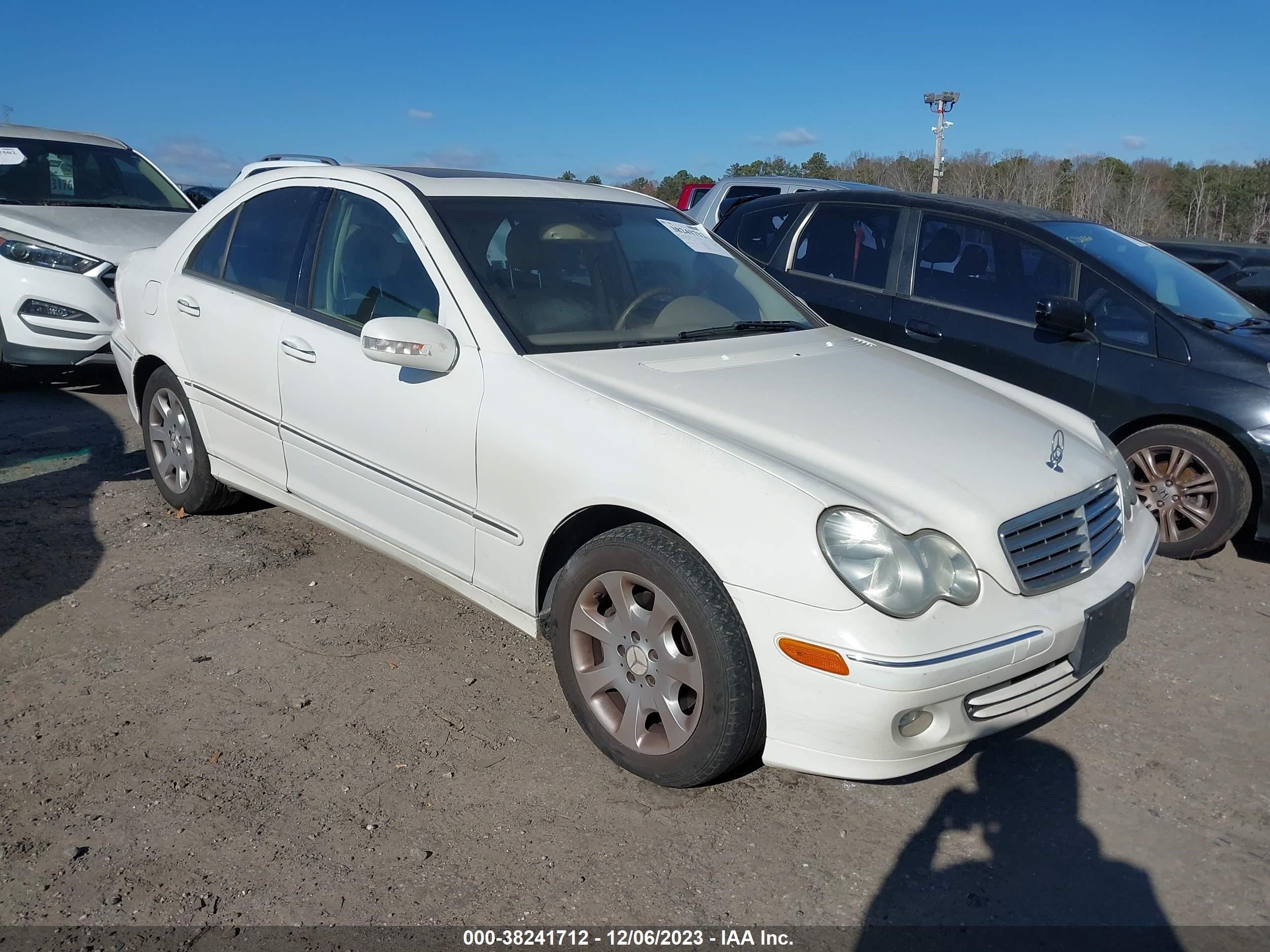 Photo 5 VIN: WDBRF64J65F580594 - MERCEDES-BENZ C-KLASSE 