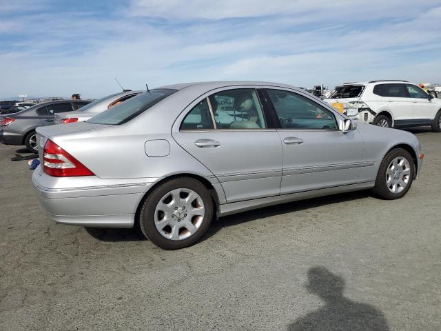 Photo 2 VIN: WDBRF64J75F581799 - MERCEDES-BENZ C 320 