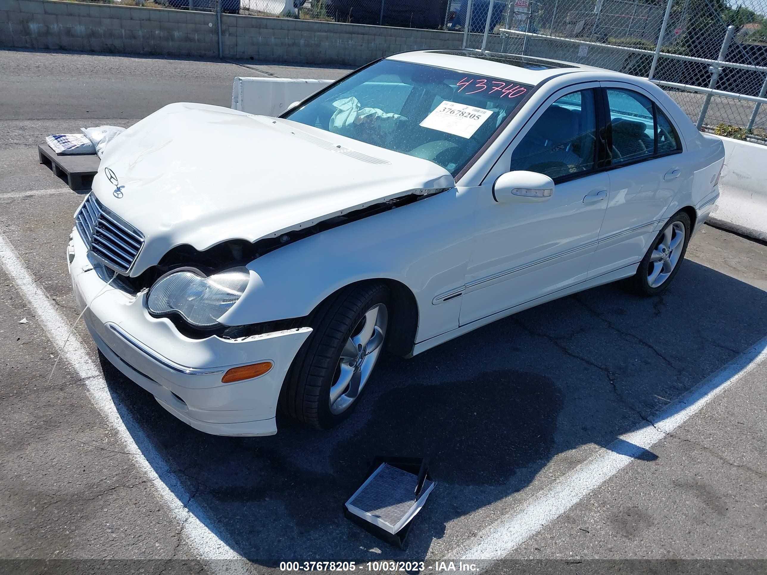 Photo 1 VIN: WDBRF64J84F540905 - MERCEDES-BENZ C-KLASSE 