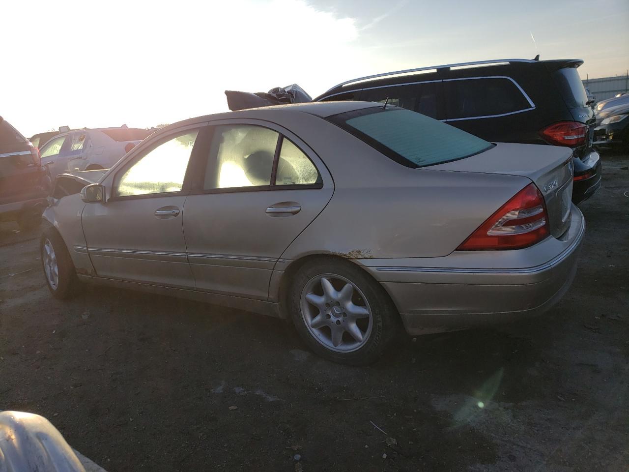 Photo 1 VIN: WDBRF64J91F065289 - MERCEDES-BENZ C-KLASSE 