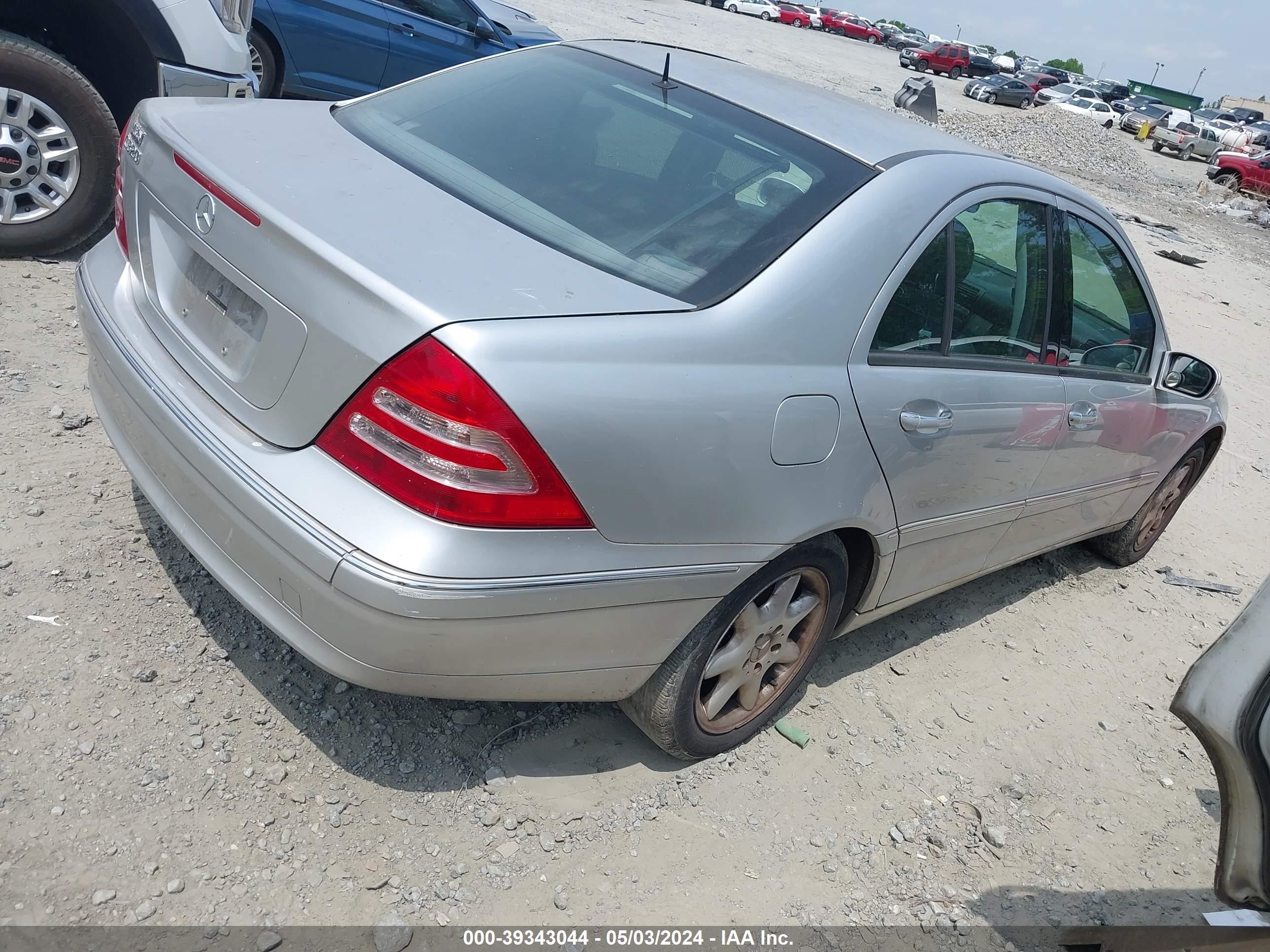 Photo 3 VIN: WDBRF64J92E007769 - MERCEDES-BENZ NULL 