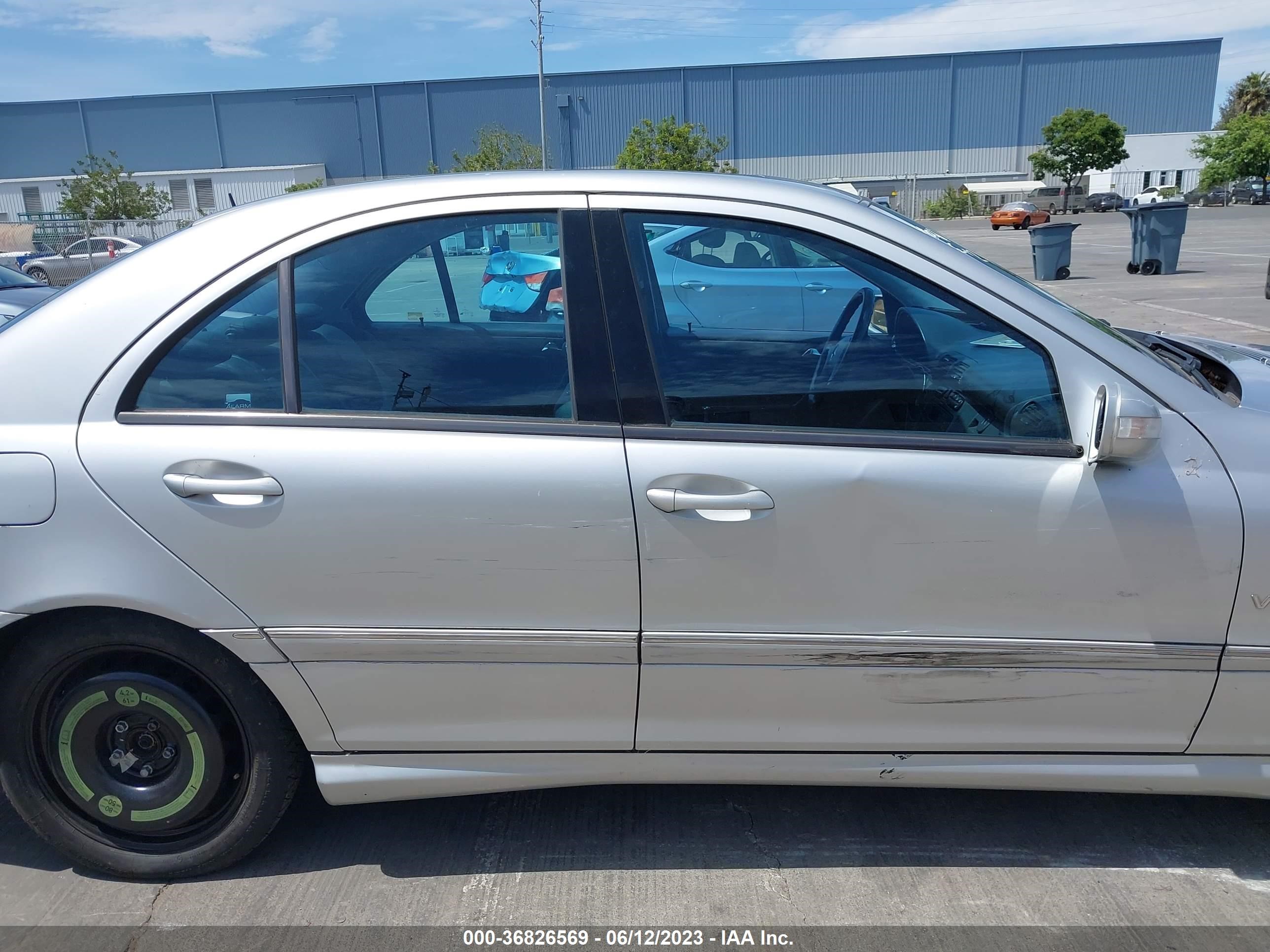 Photo 12 VIN: WDBRF65J24F510894 - MERCEDES-BENZ C-KLASSE 