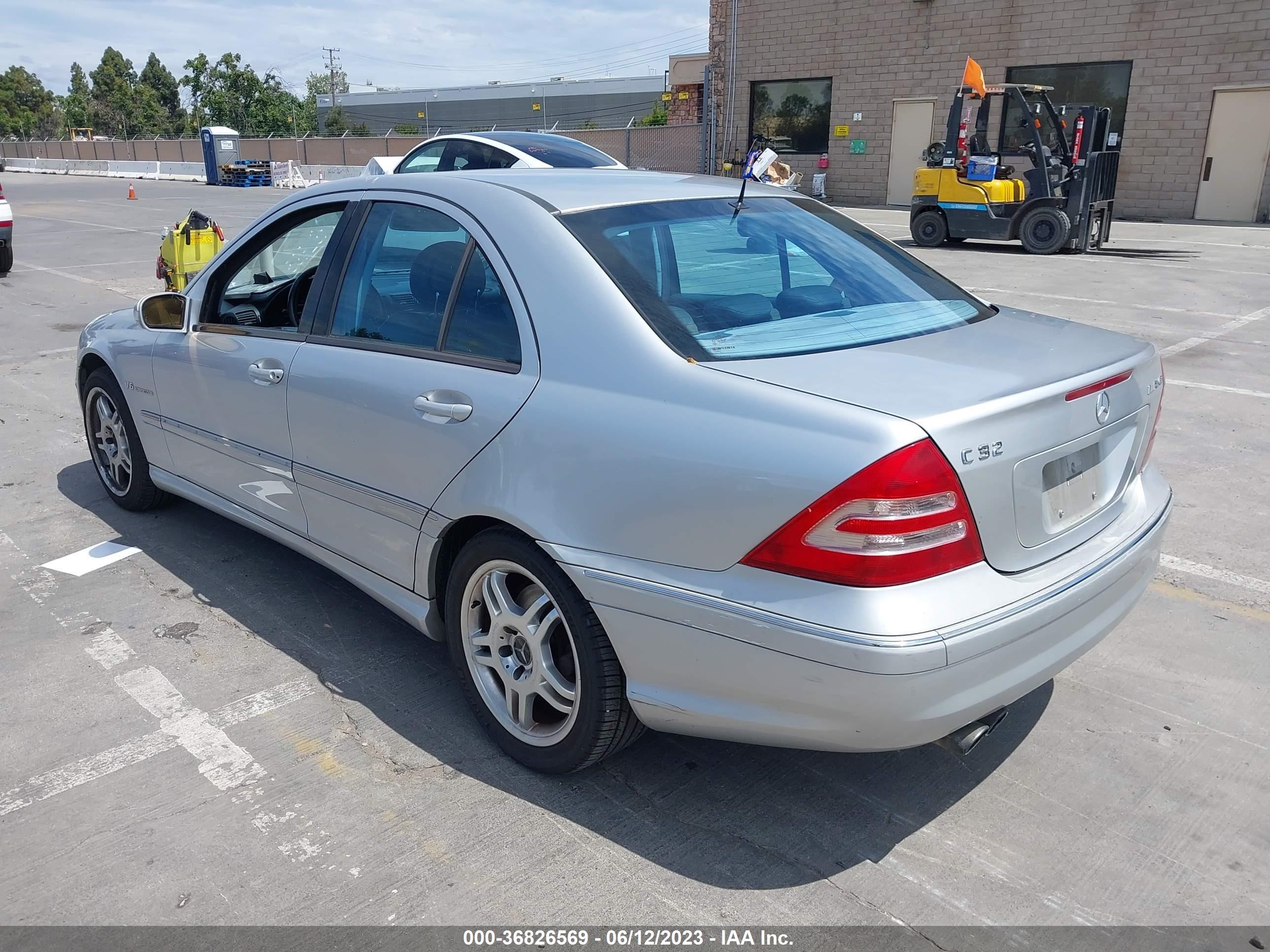 Photo 2 VIN: WDBRF65J24F510894 - MERCEDES-BENZ C-KLASSE 