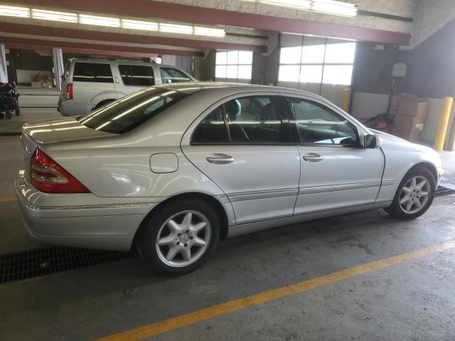 Photo 2 VIN: WDBRF81J03F412804 - MERCEDES-BENZ C-CLASS 