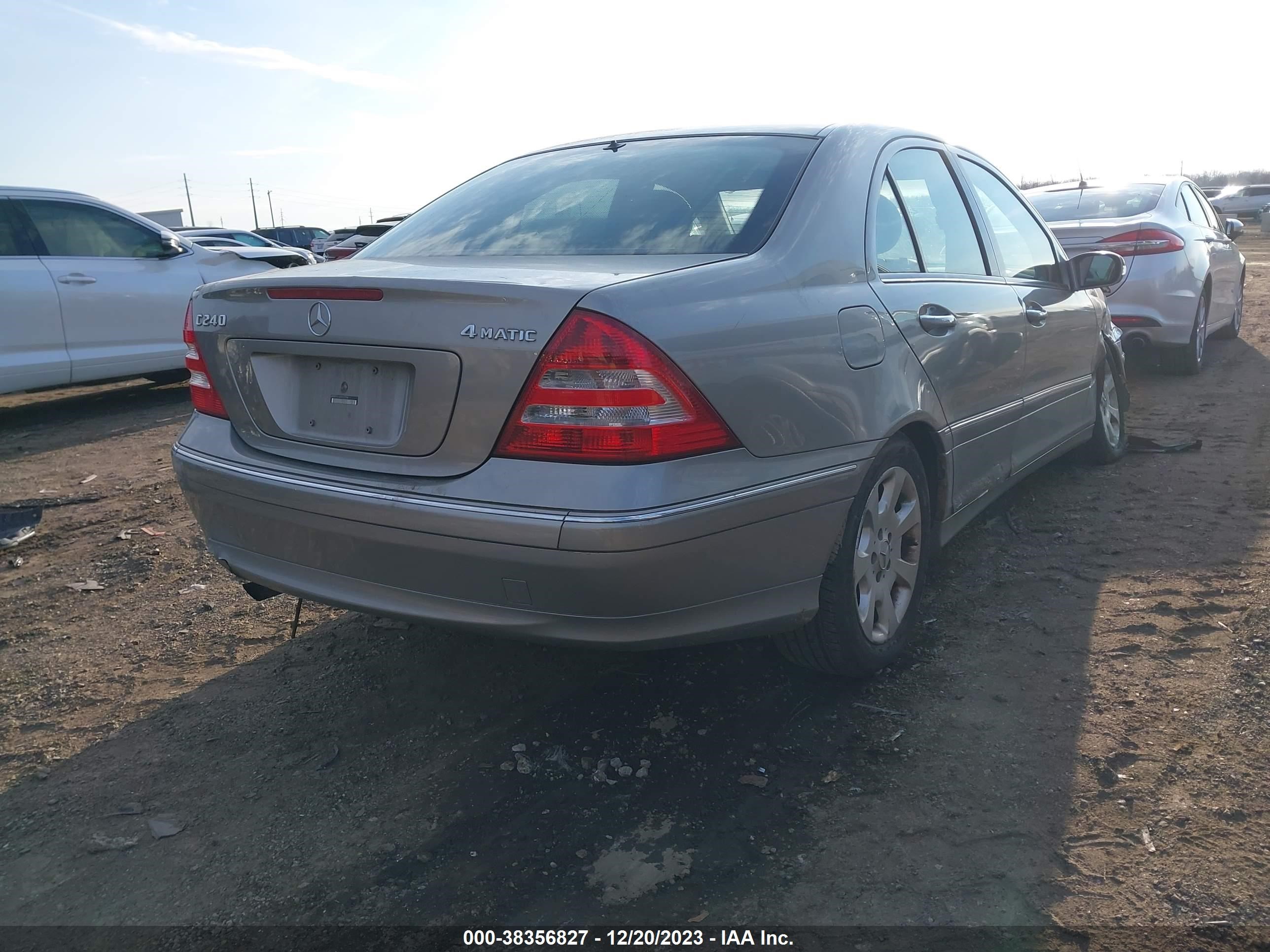 Photo 3 VIN: WDBRF81J05F617798 - MERCEDES-BENZ C-KLASSE 