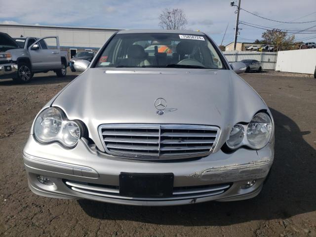 Photo 4 VIN: WDBRF81J05F638926 - MERCEDES-BENZ C 240 4MAT 